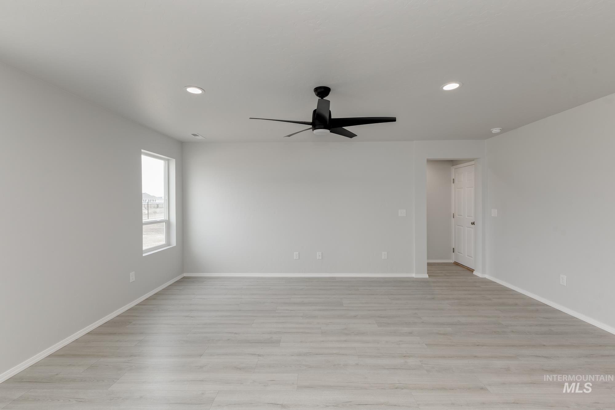 16818 Dunning Way Property Photo 8