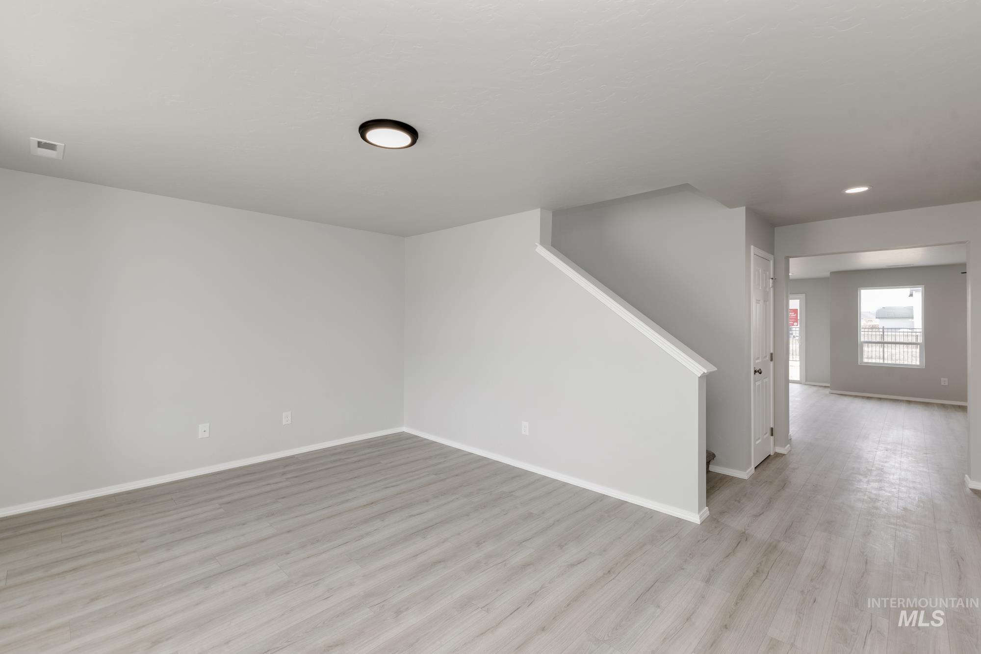 16818 Dunning Way Property Photo 10
