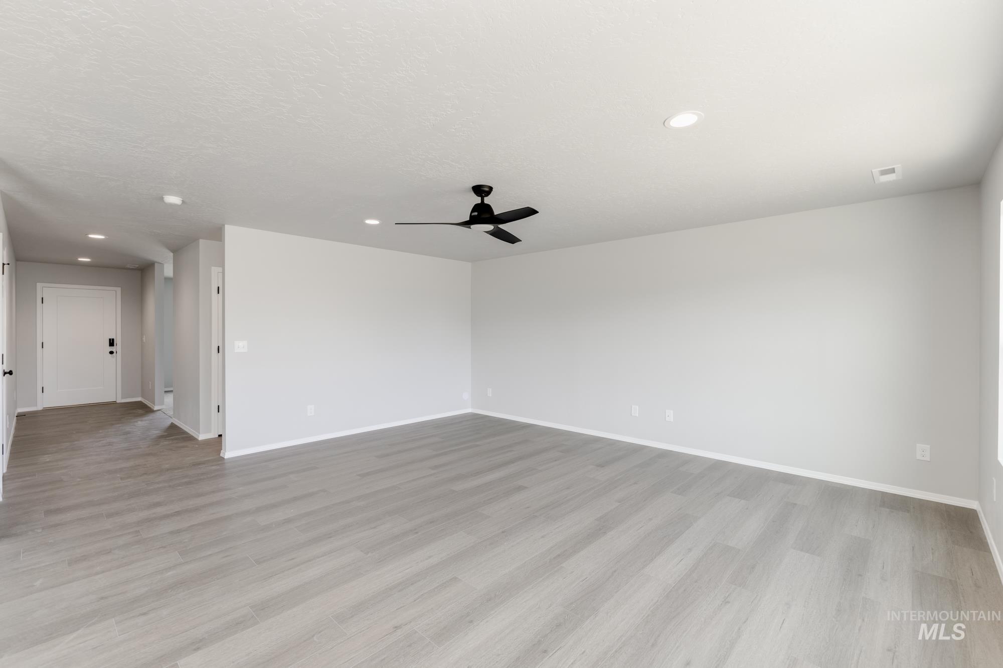 16846 Dunning Way Property Photo 7