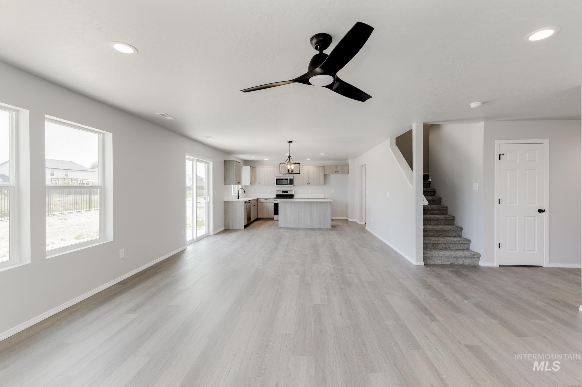 16846 Dunning Way Property Photo 8