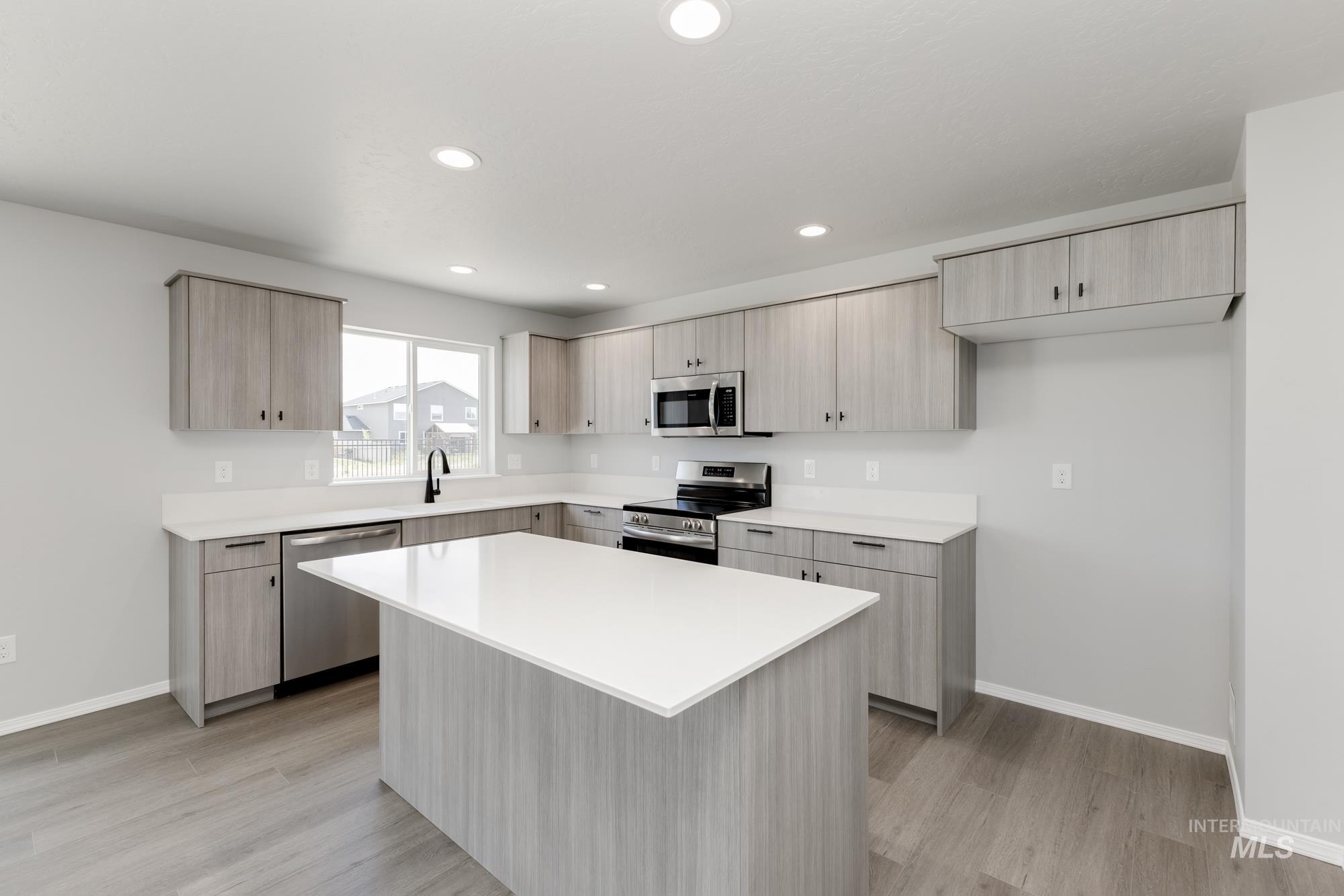 16846 Dunning Way Property Photo 11