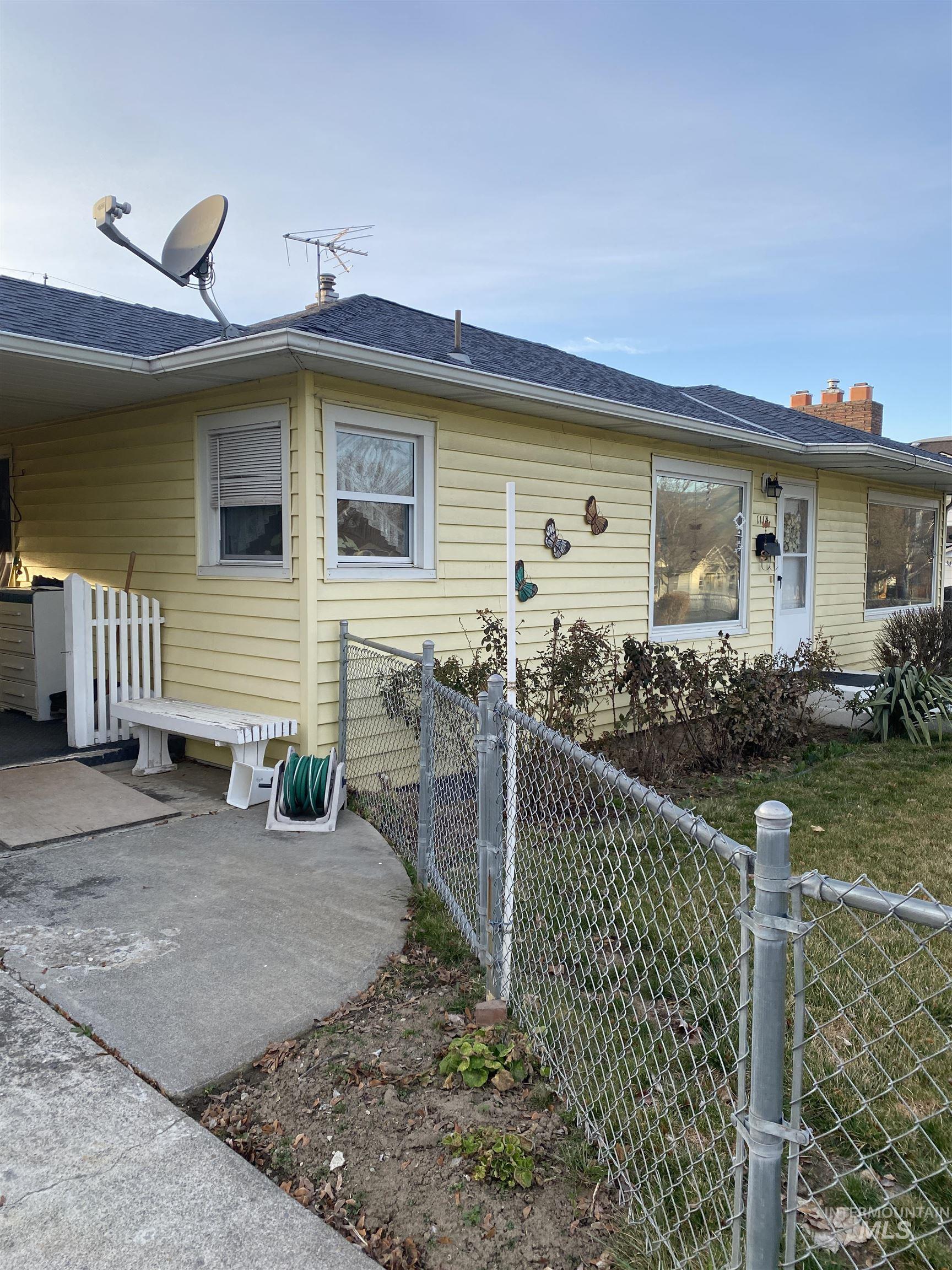 1114 University St Property Photo 3