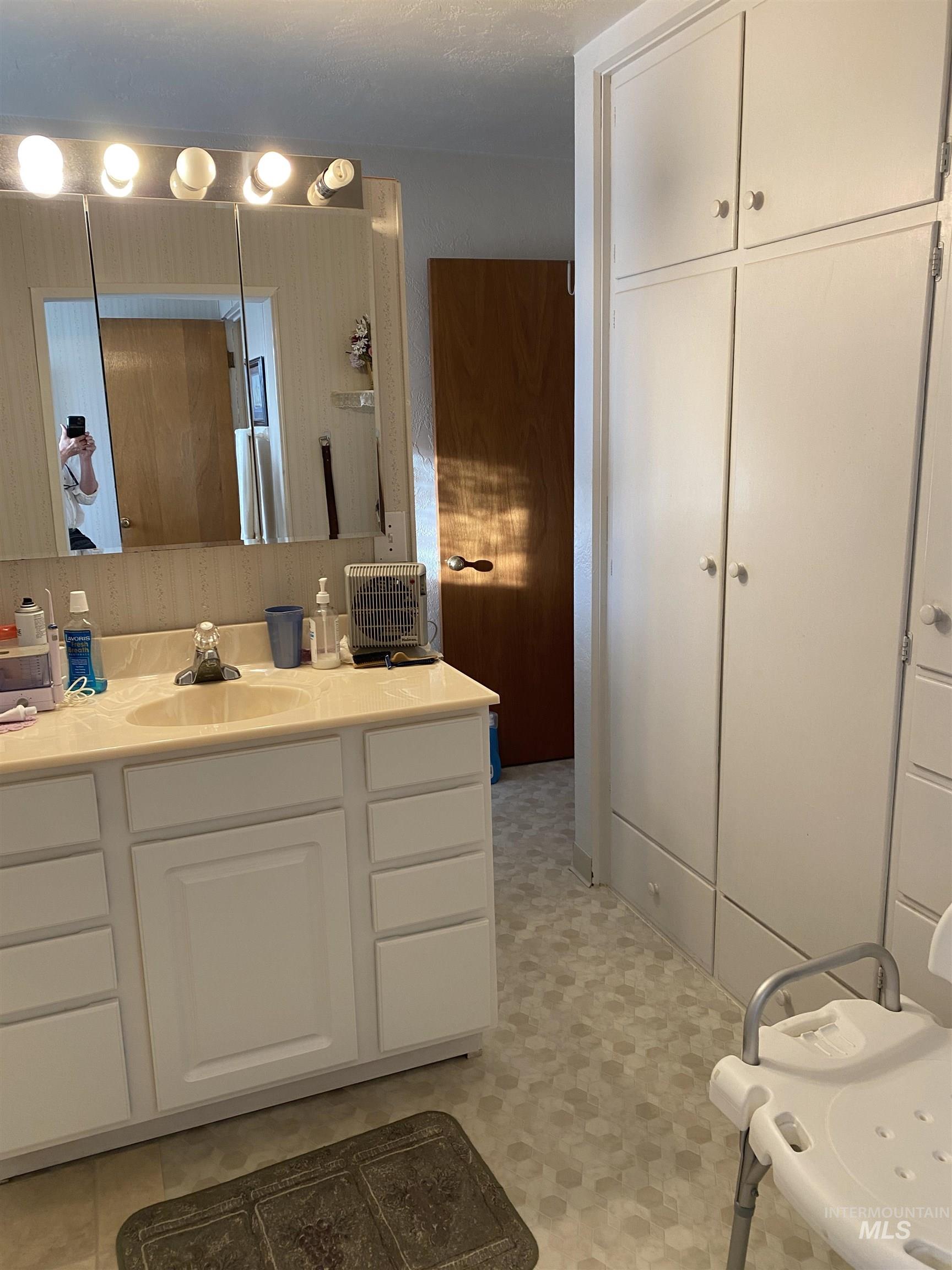 1114 University St Property Photo 23