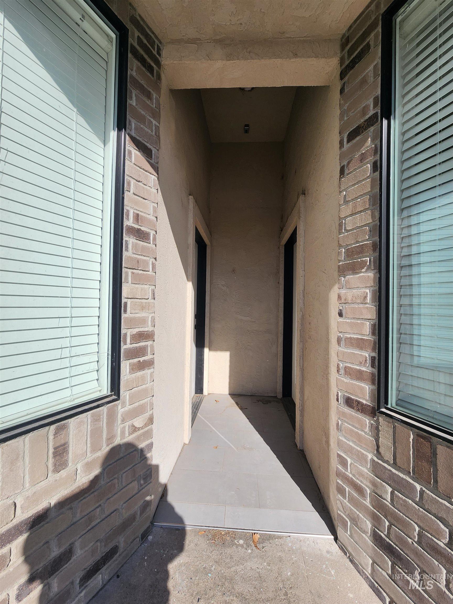 202 E Main St Property Photo 4