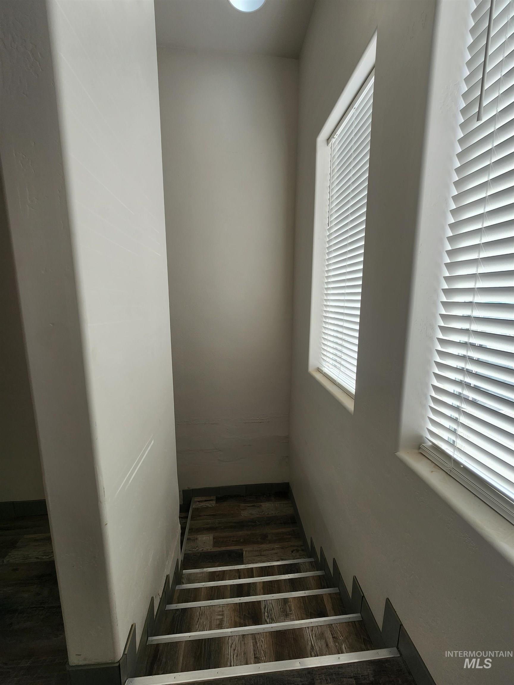 202 E Main St Property Photo 17