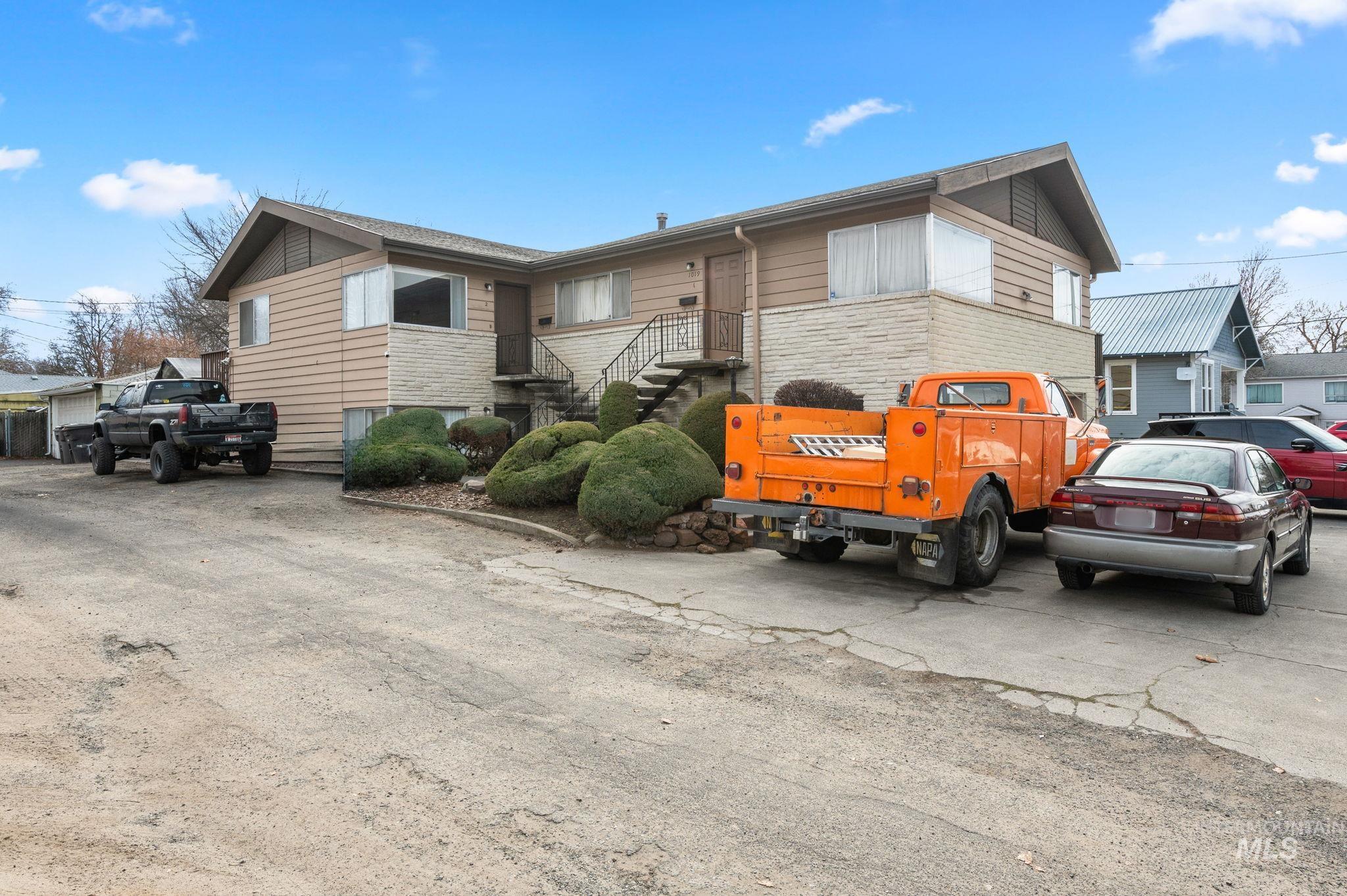 1019 8th Street Property Photo 1