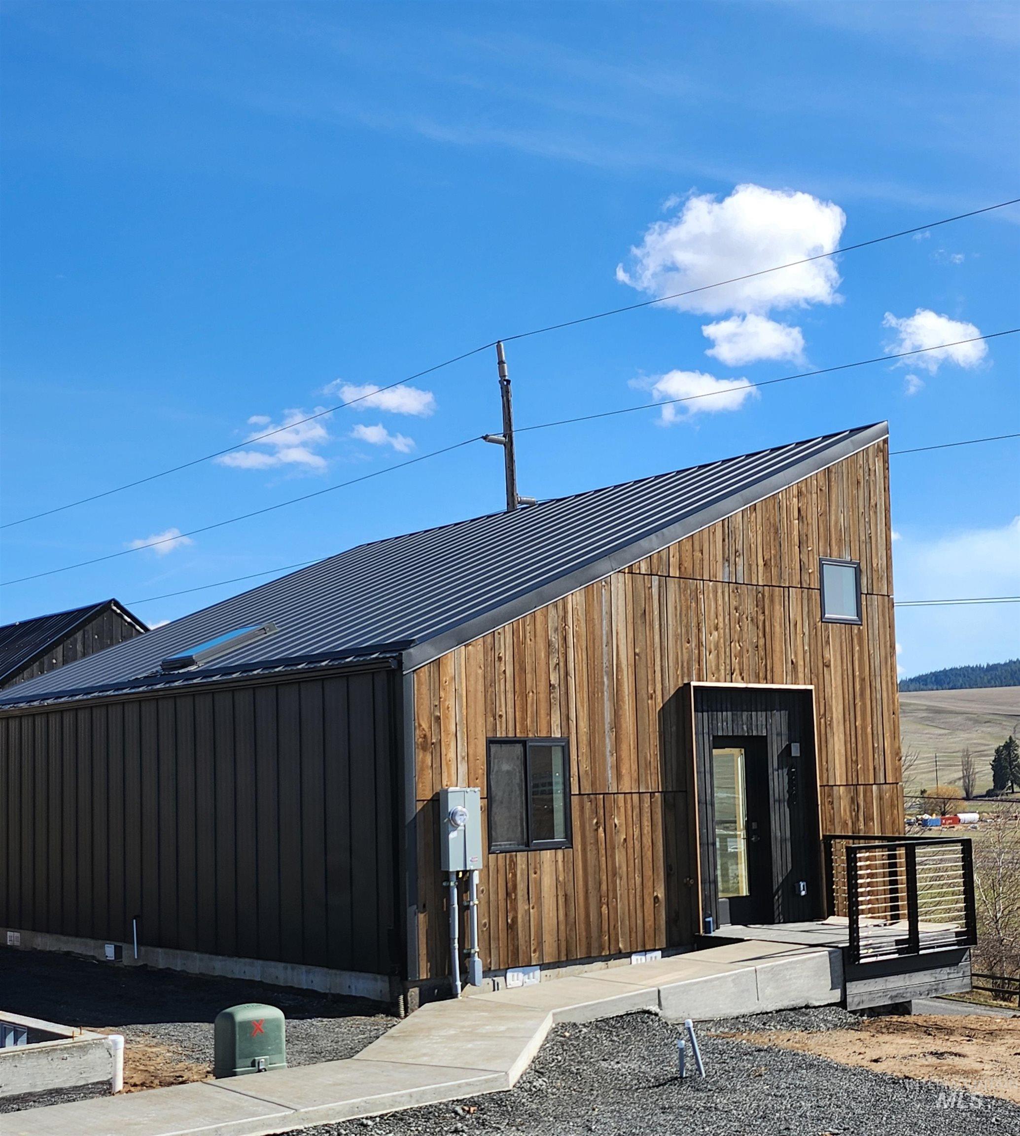 430 E Palouse River Dr. Property Photo 2