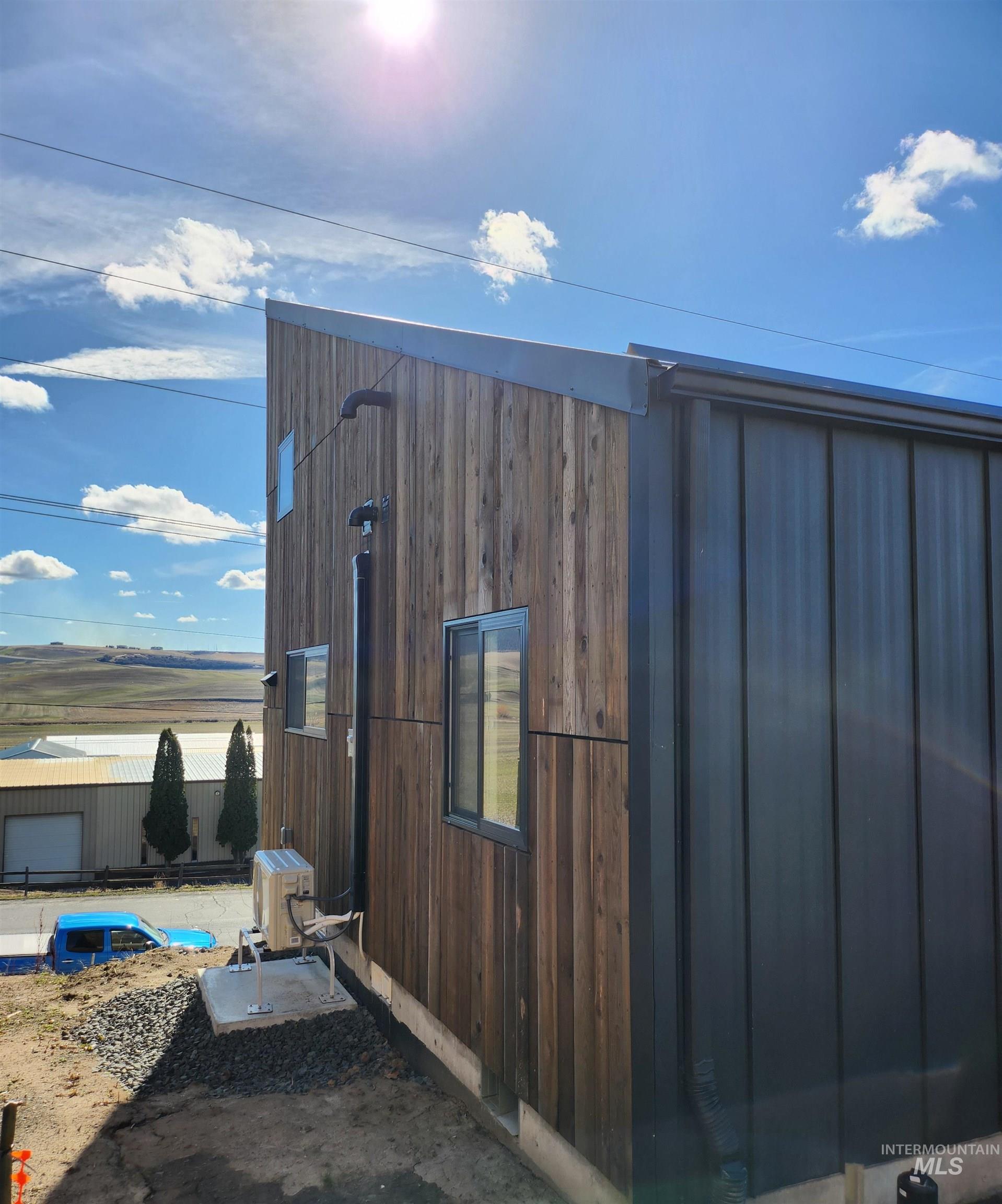 430 E Palouse River Dr. Property Photo 4