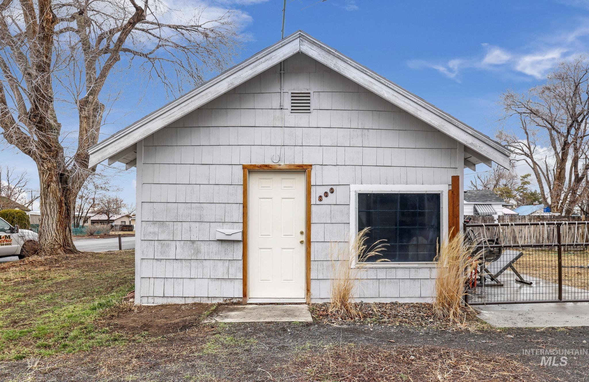 800 8th Ave. N. Property Photo