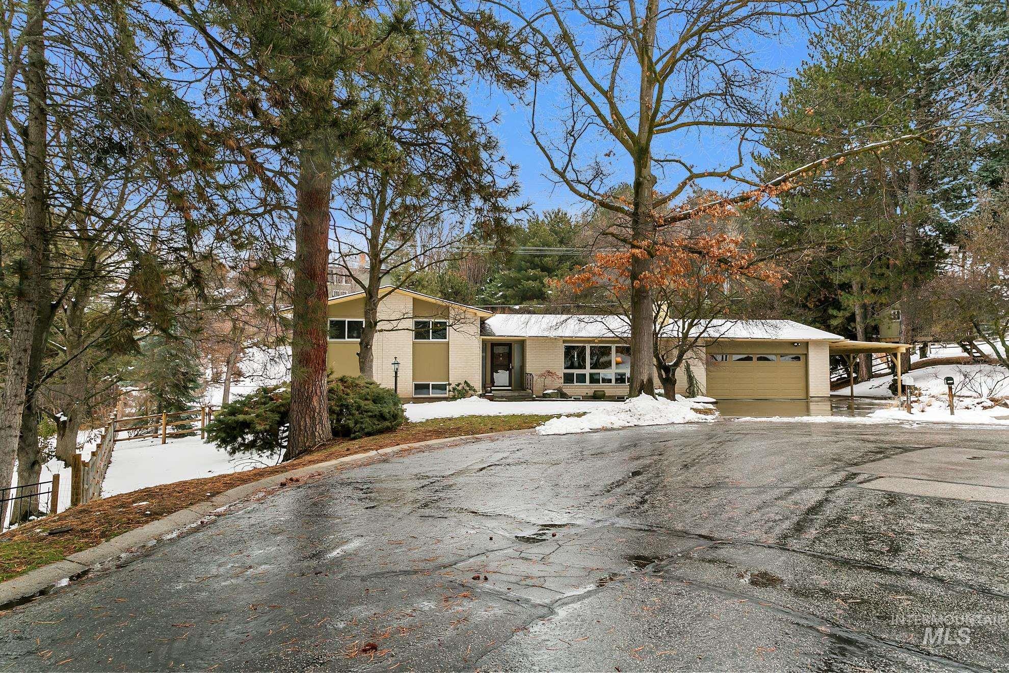 Highlands Unit Real Estate Listings Main Image