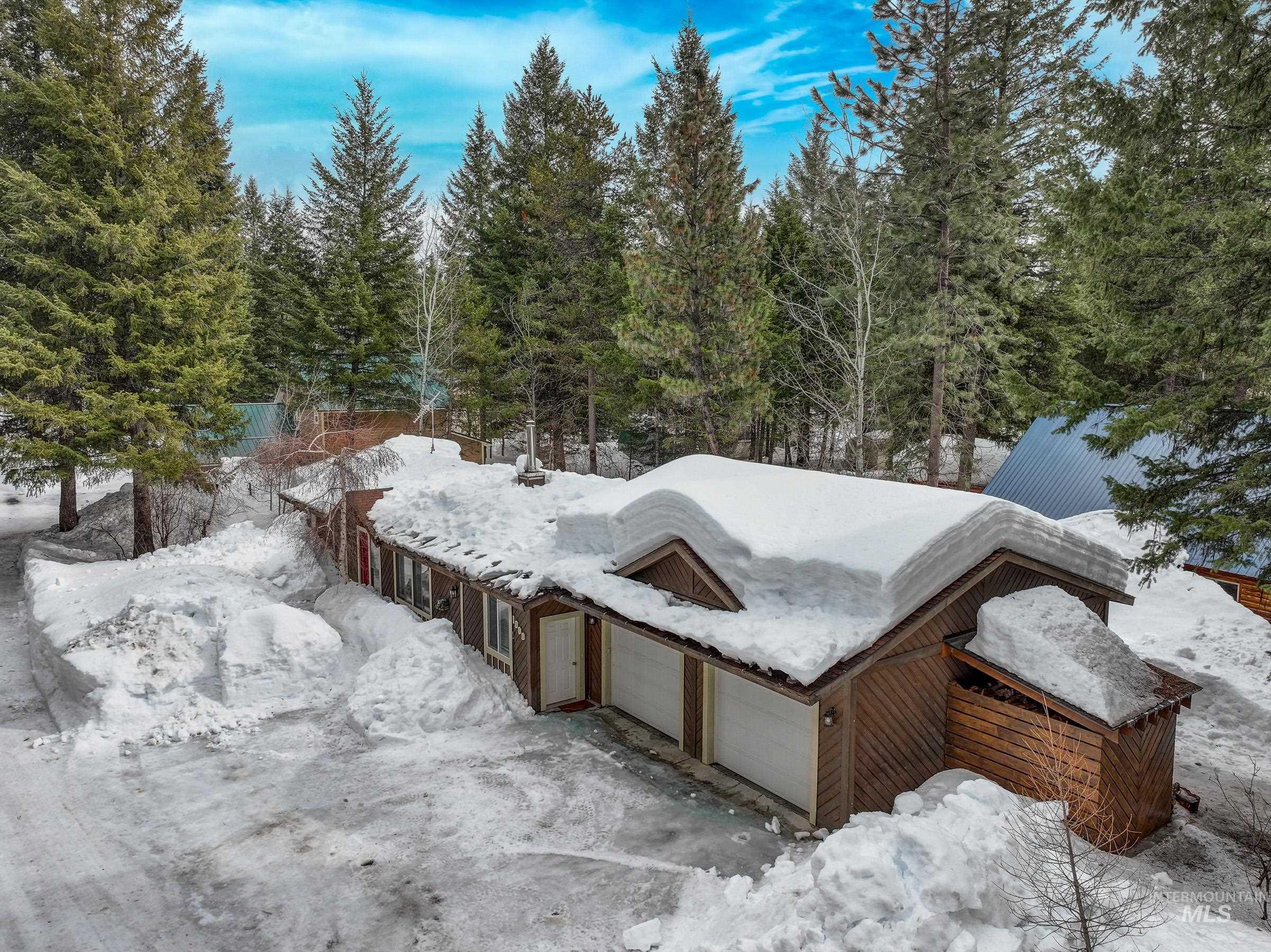 1000 Woody Drive Property Photo