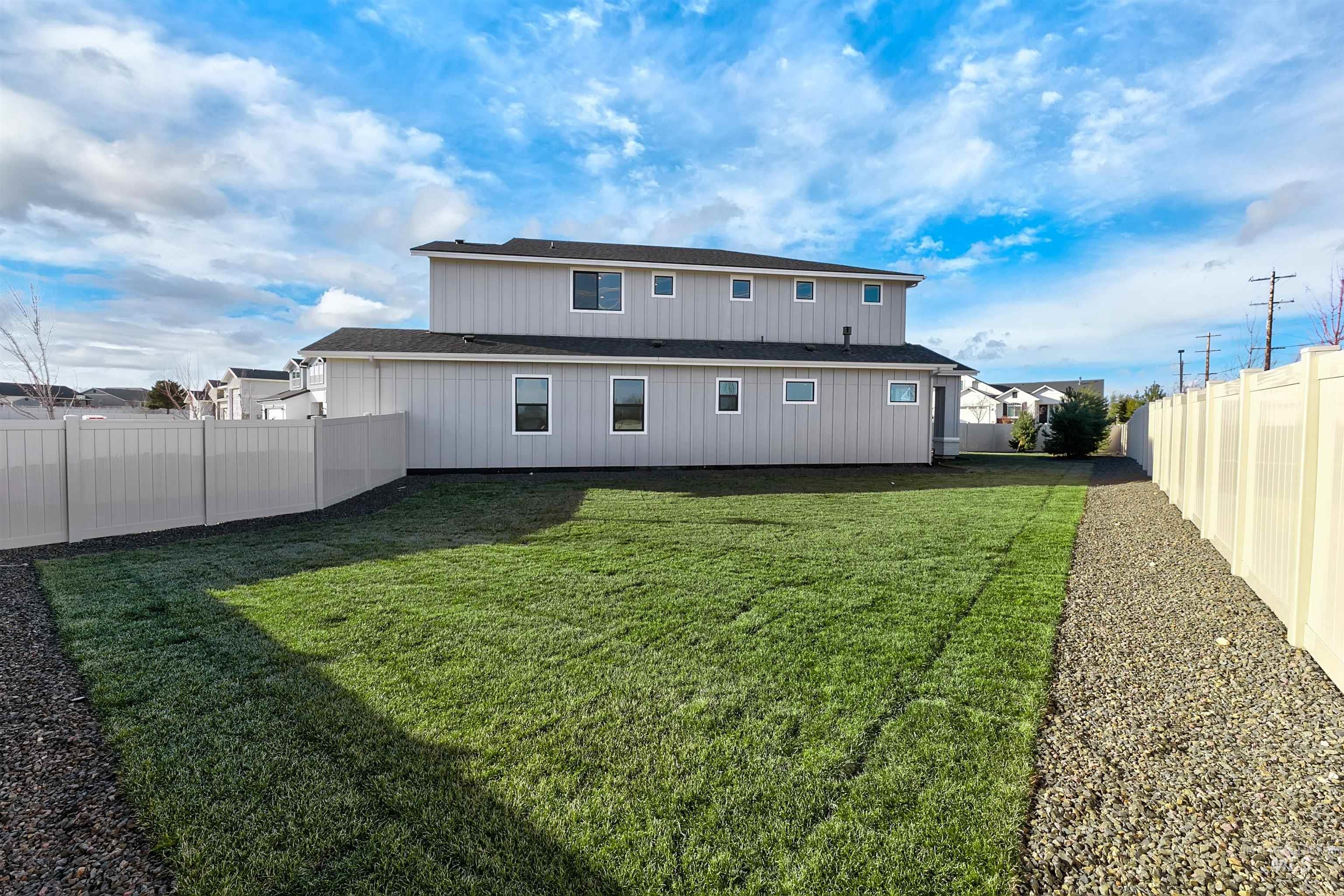 12727 S Lenora Pl Property Photo 4