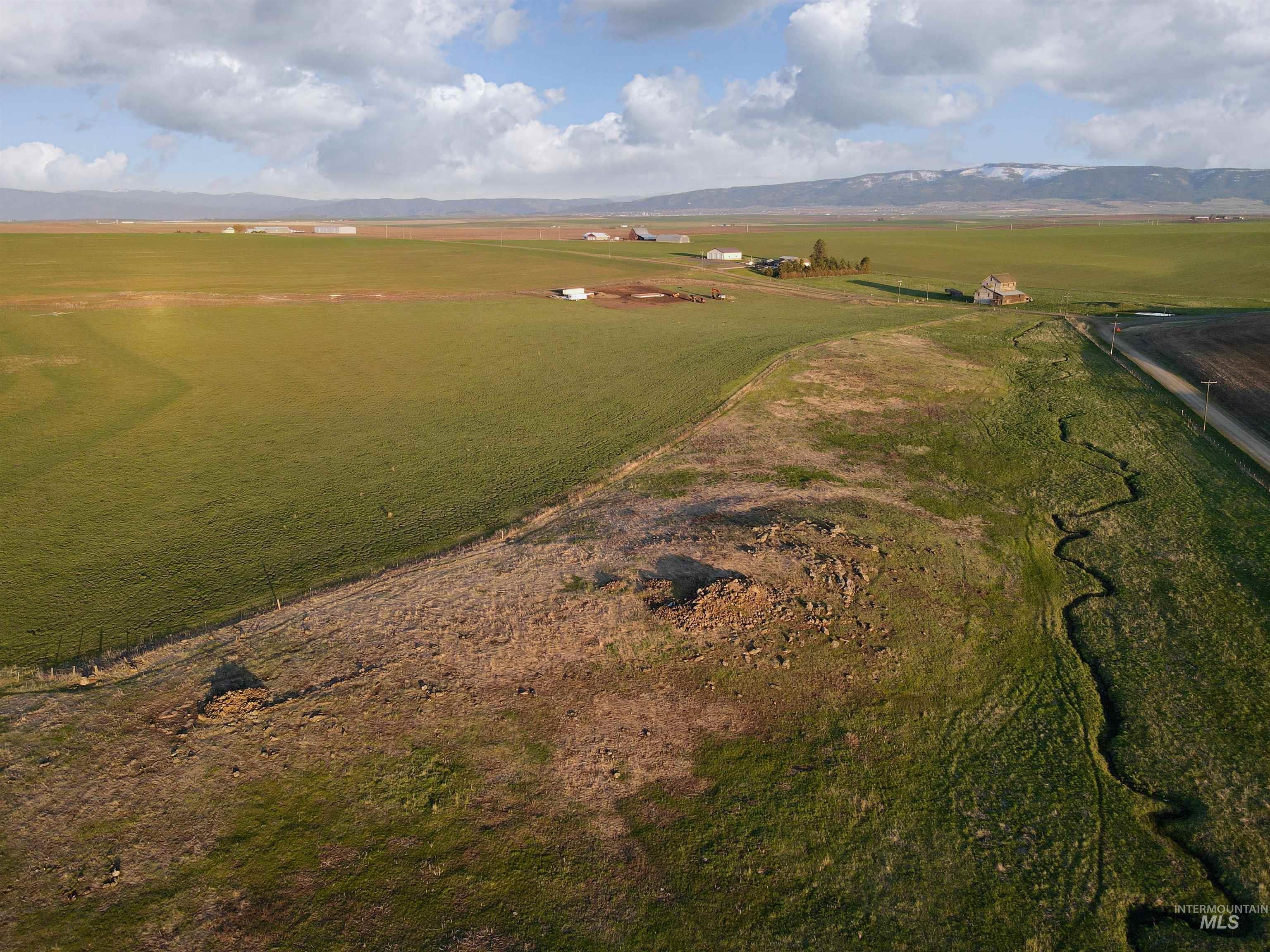 134 Creek View Lane Property Photo 2