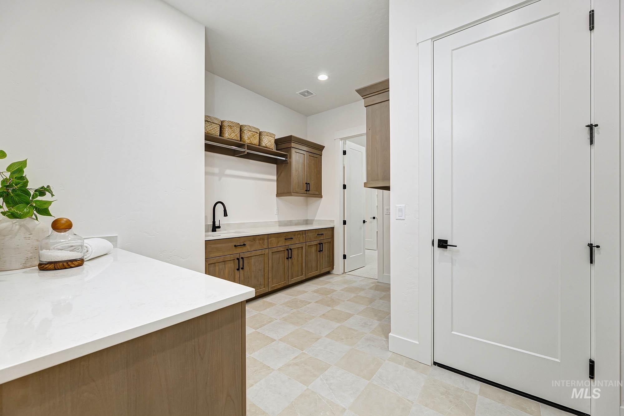 5476 W Polecat Dr. Property Photo 29