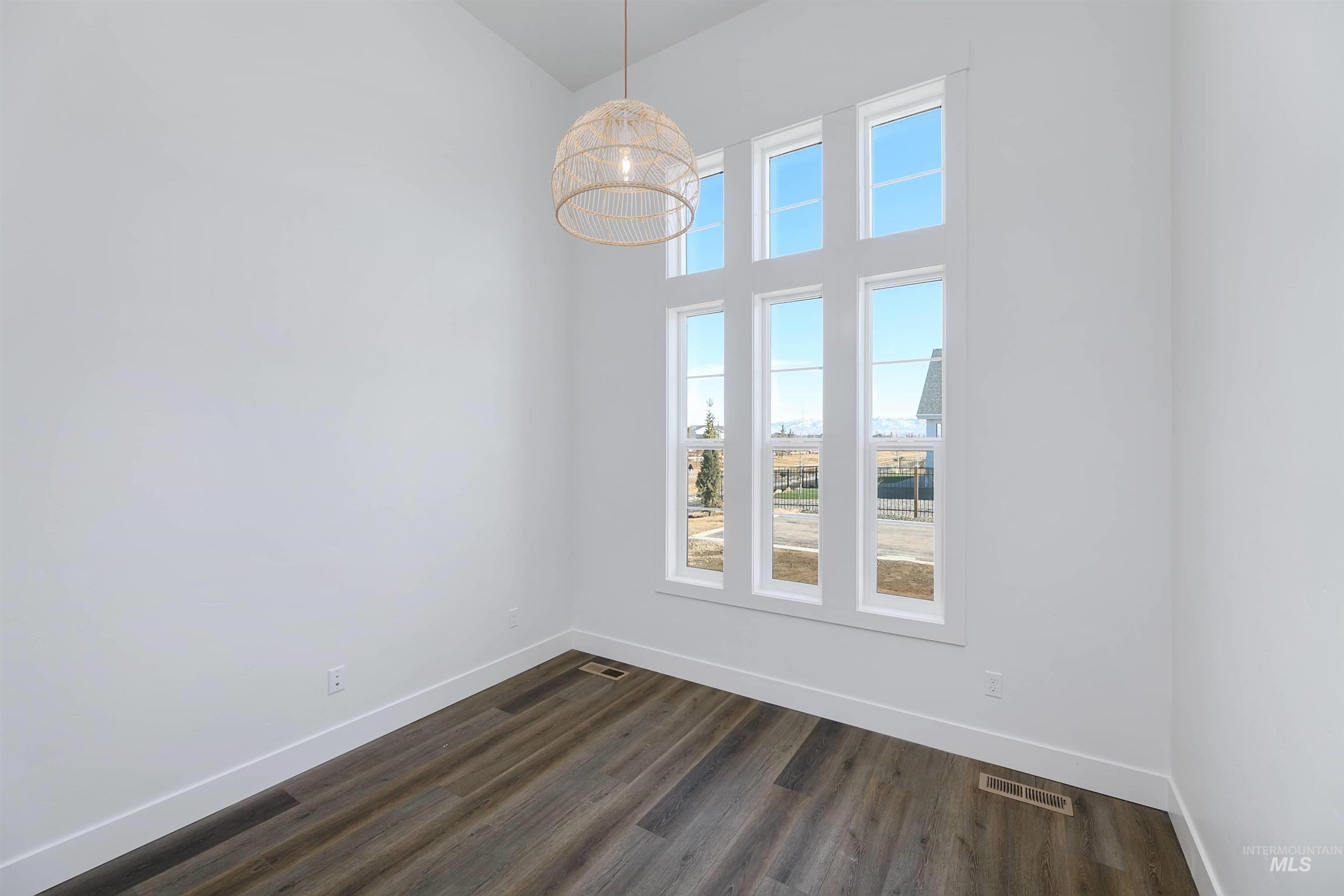 5630 W Polecat Dr Property Photo 8