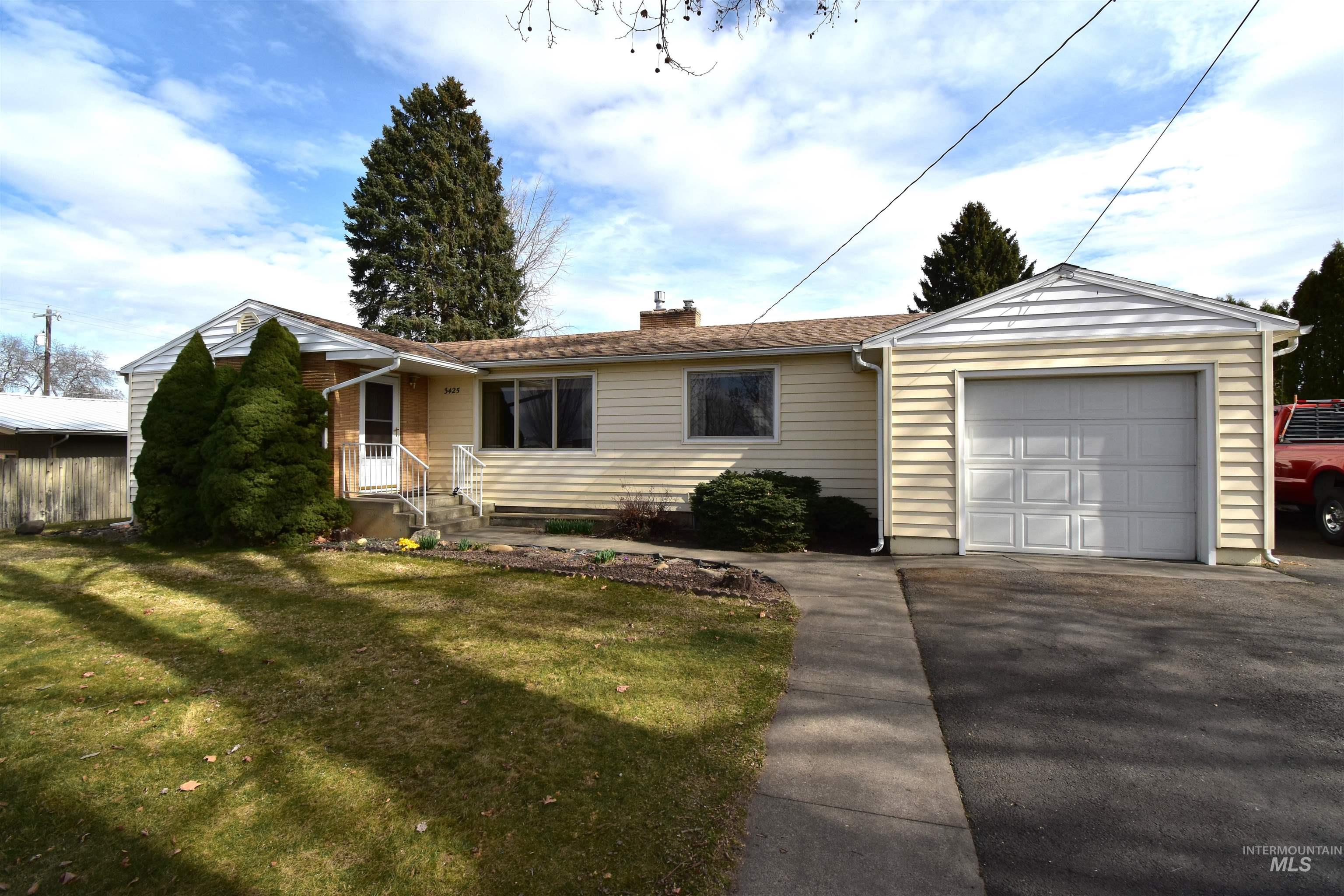 3425 4th Street D Property Photo