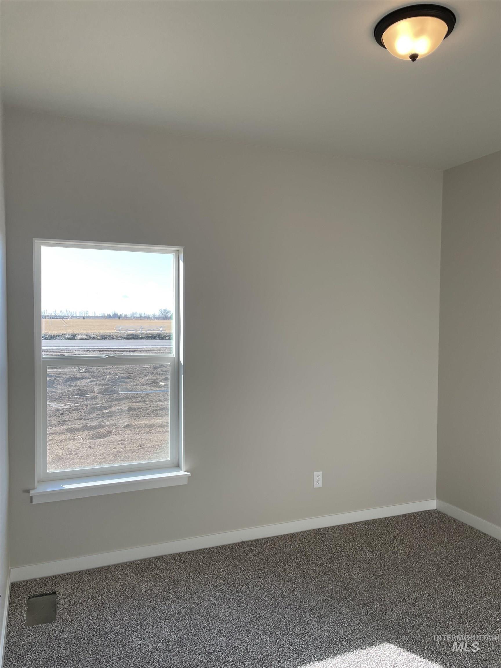 1284 Sunnybrook Ave Property Photo 6