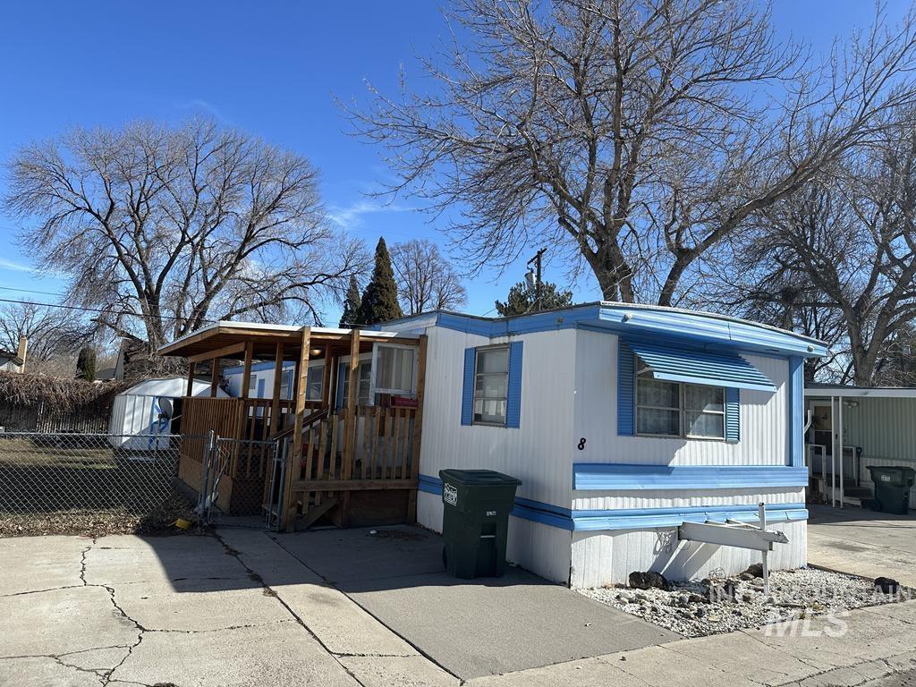 760 W Alameda Road Property Photo 4