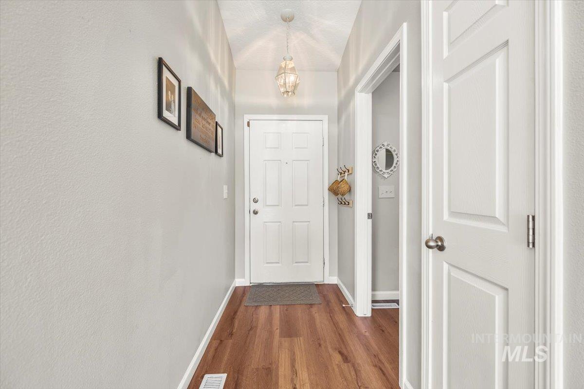 3208 Ivy Ct. Property Photo 9