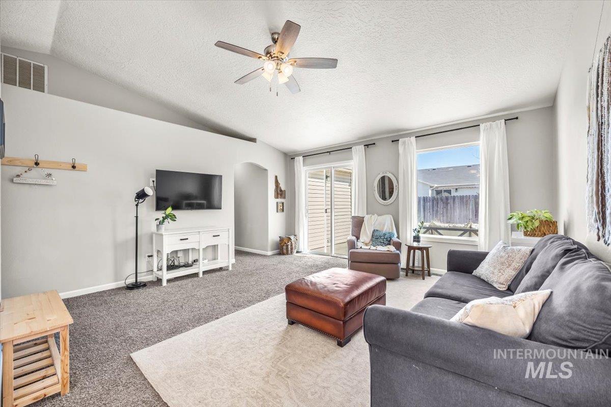 3208 Ivy Ct. Property Photo 14