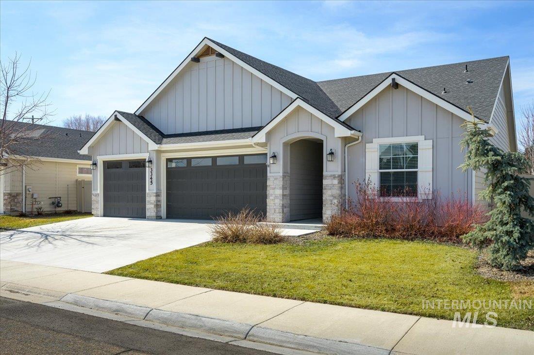 3345 N Sirocco Avenue Property Photo 9