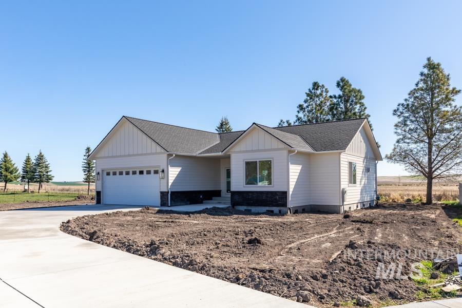 526 Maple Court Property Photo