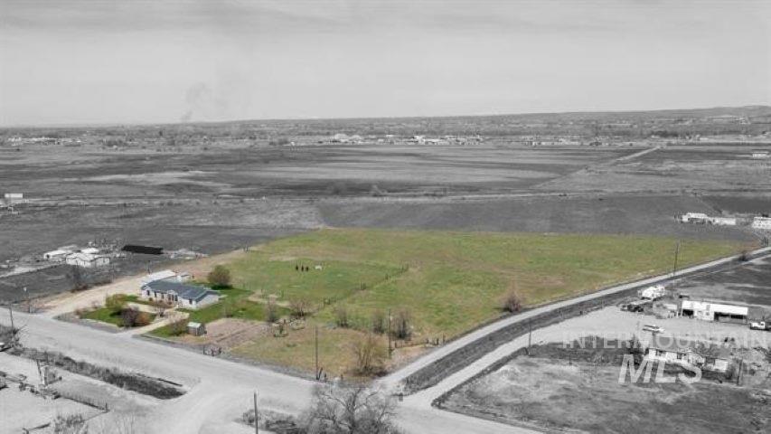 2422 W. Sales Yard Property Photo