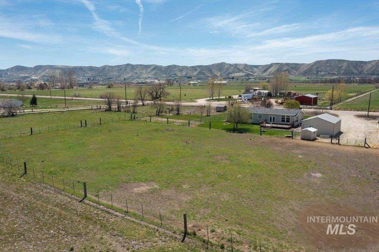 2422 W. Sales Yard Property Photo 50