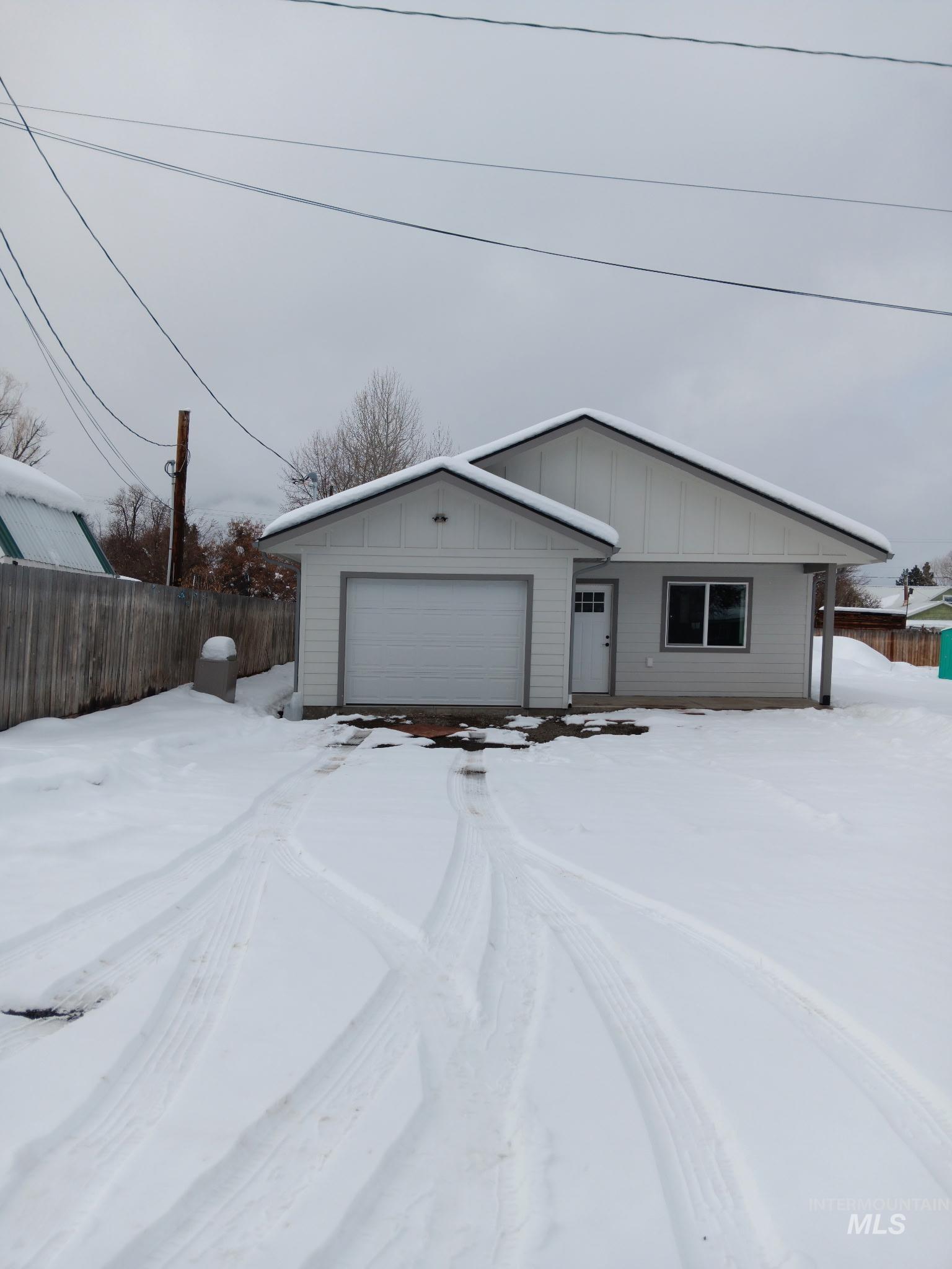 103 N East Street Property Photo 3