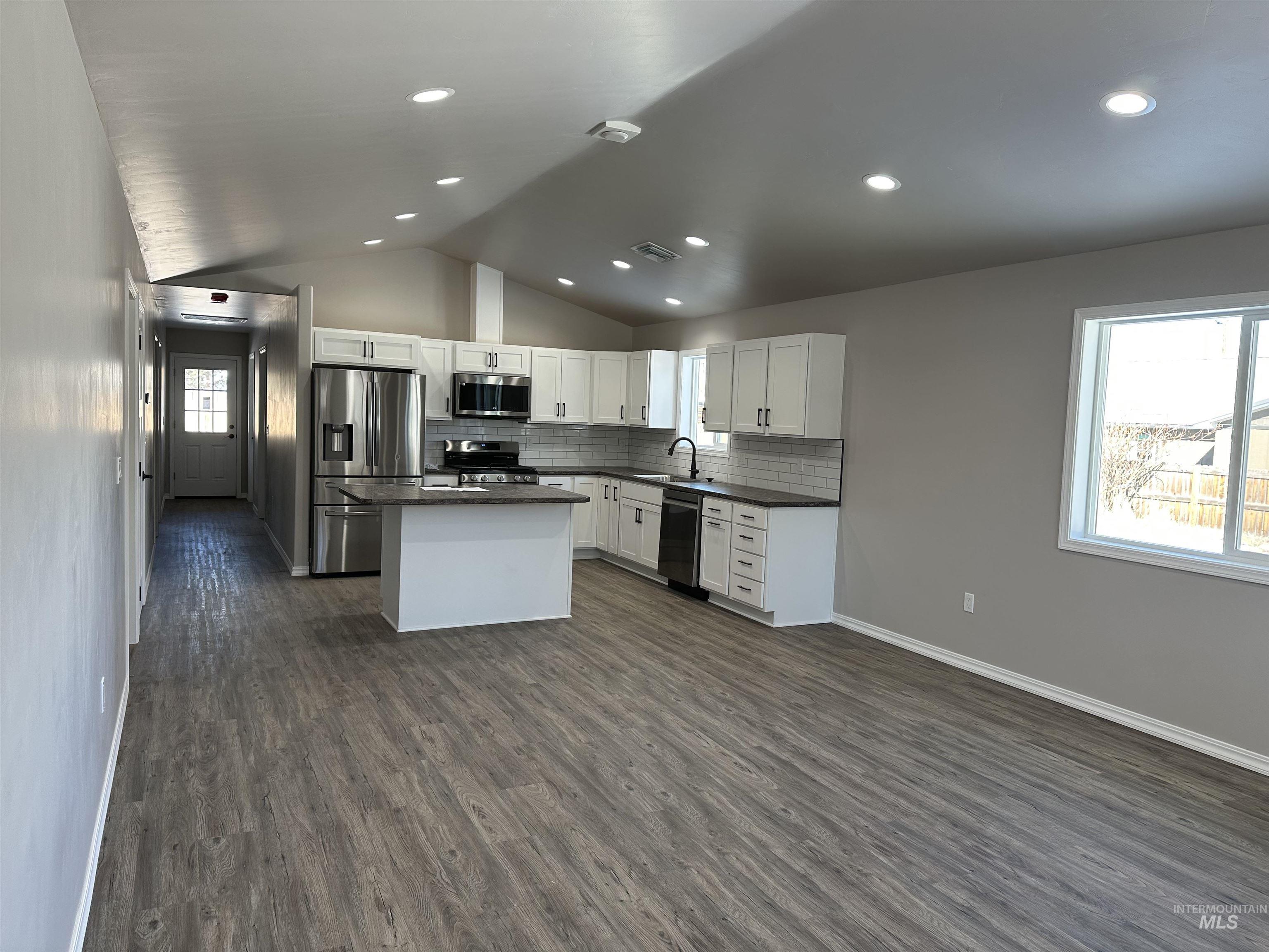 103 N East Street Property Photo 6