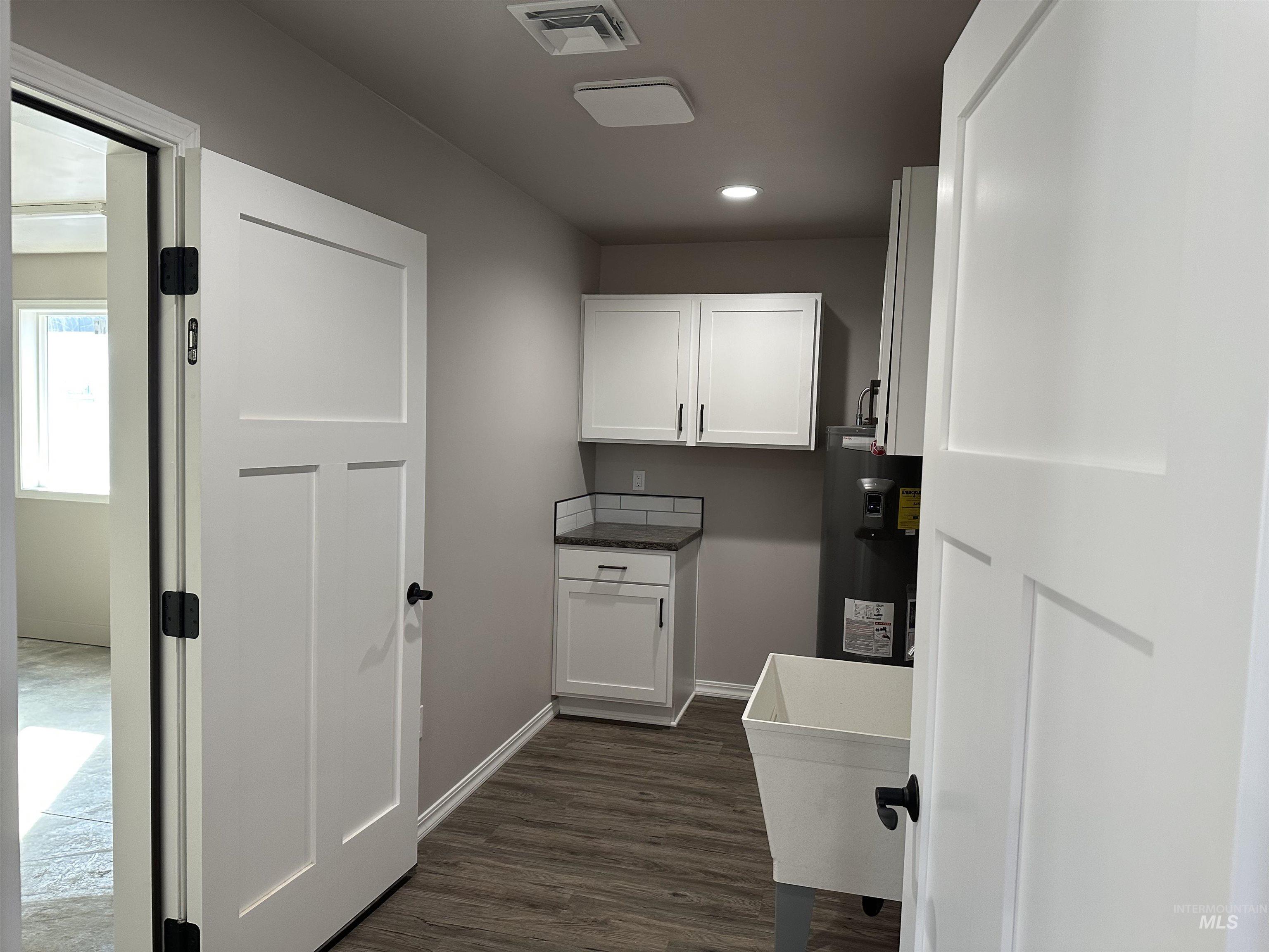 103 N East Street Property Photo 8