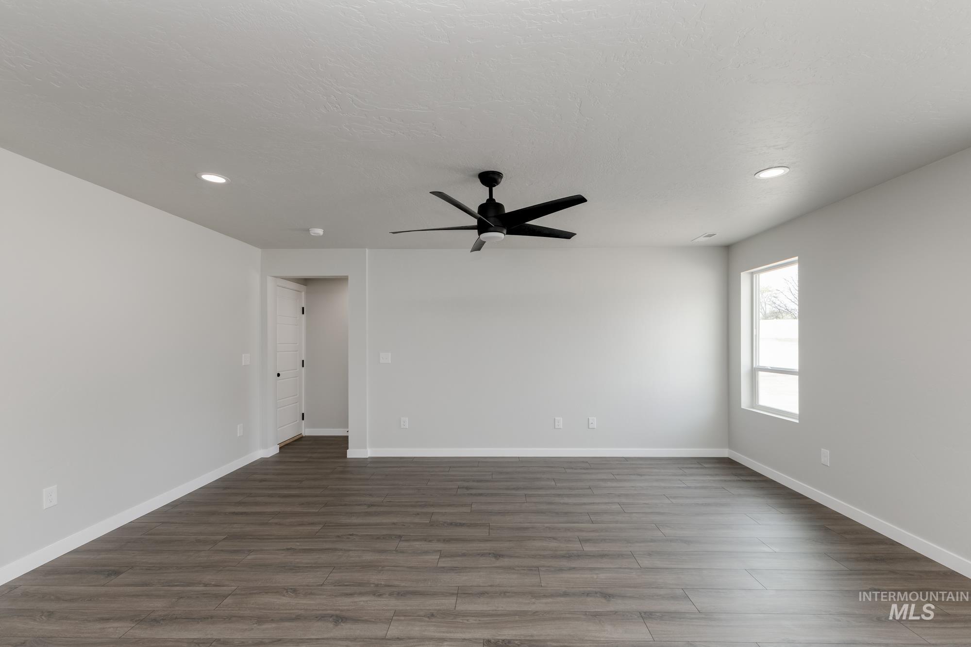 818 E Perjue Basin Dr Property Photo 8