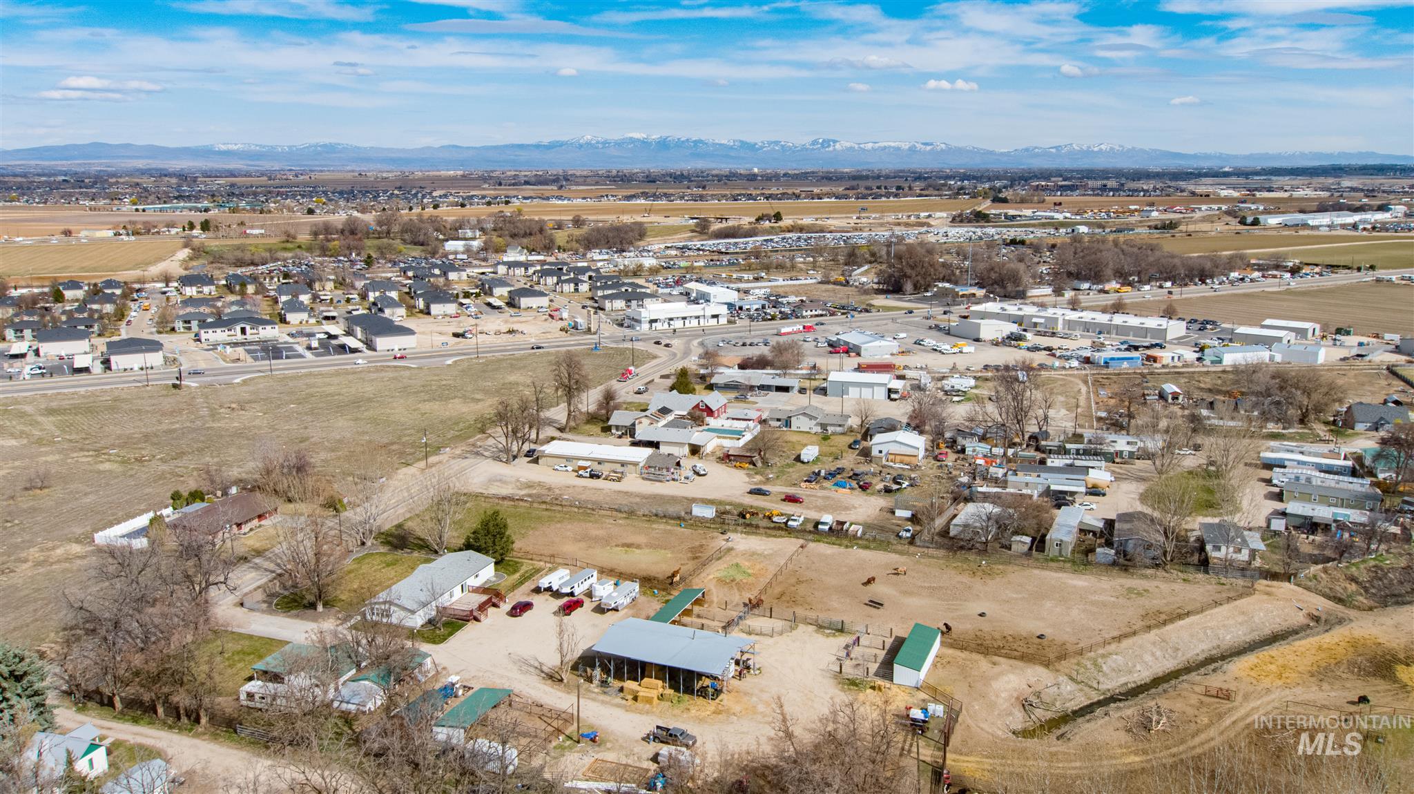 5712 Homedale Property Photo 4