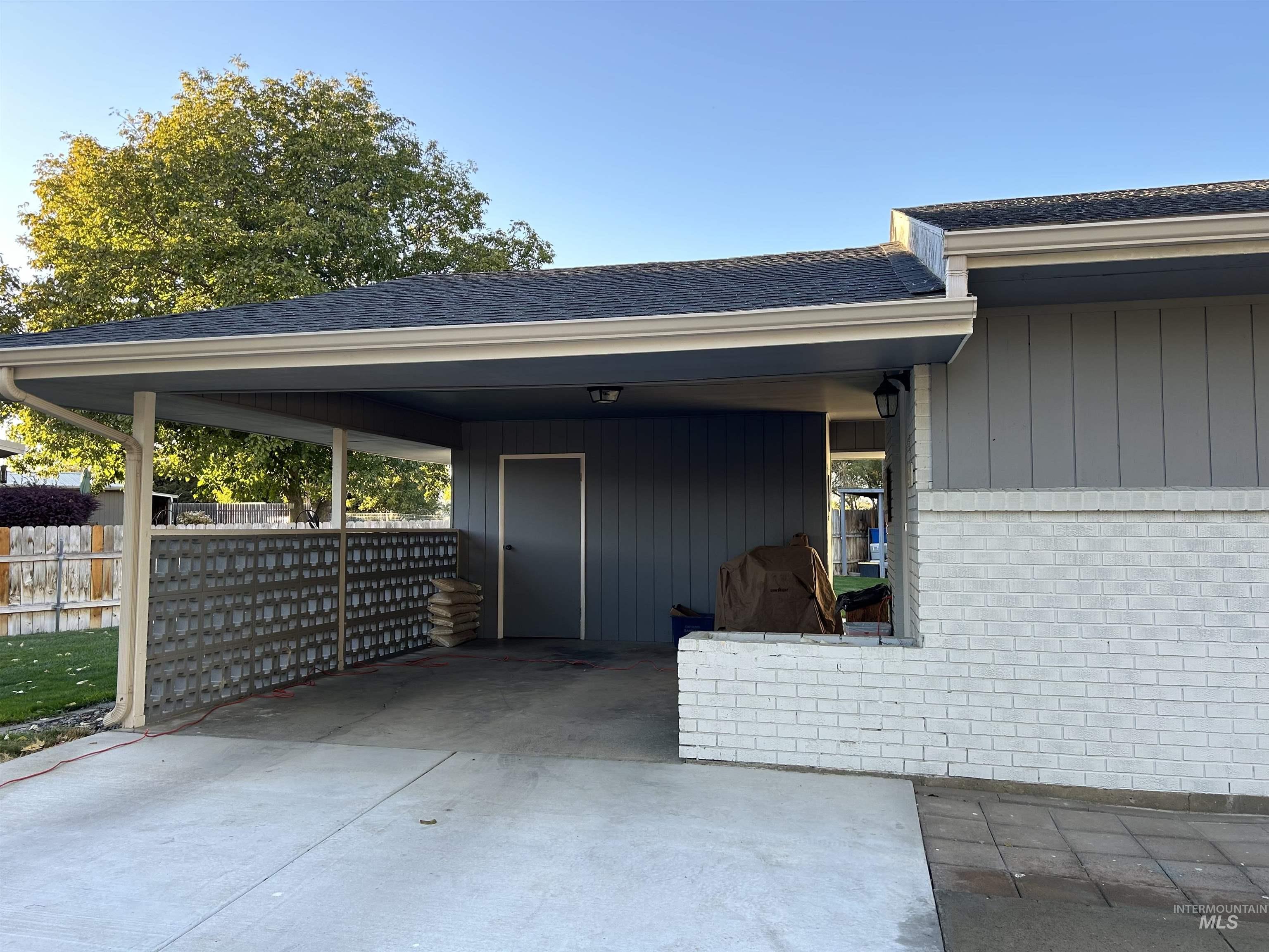 1029 Lucky Lane Property Photo 4