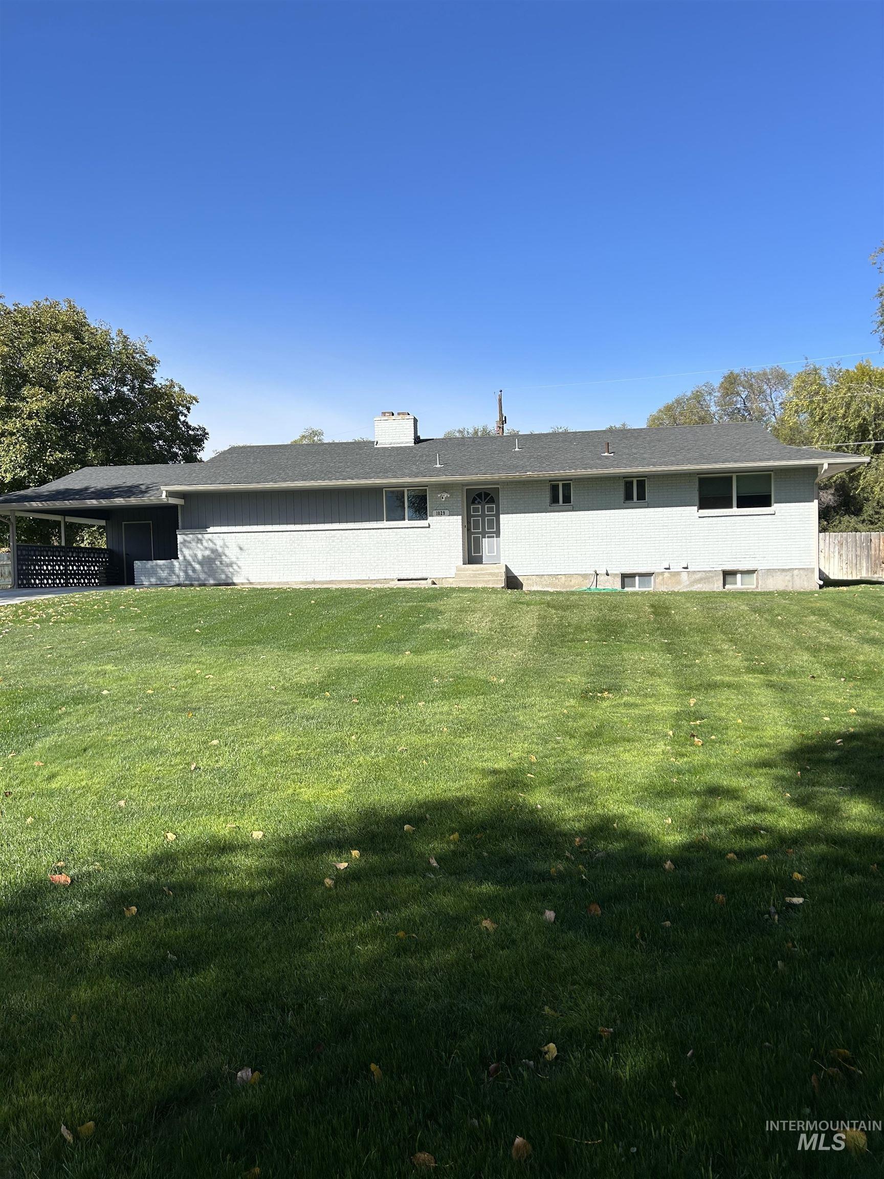 1029 Lucky Lane Property Photo 5