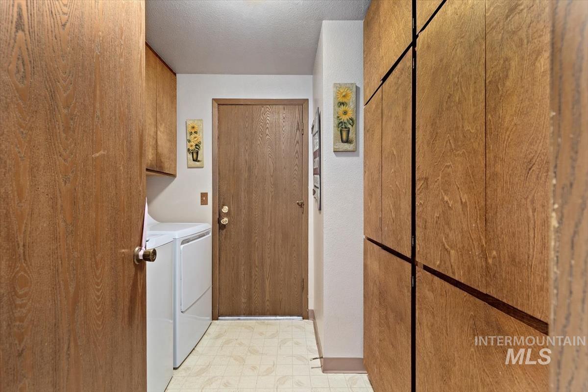 3452 N. Shamrock Ave. Property Photo 29
