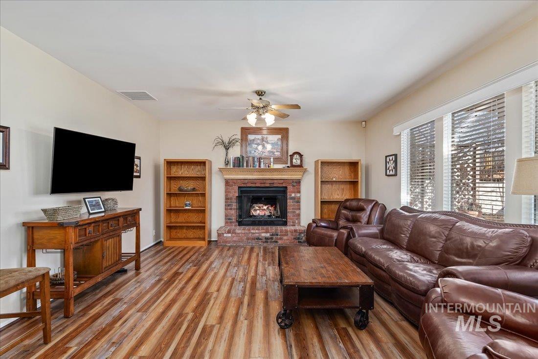 13233 W Elmspring Dr. Property Photo 17