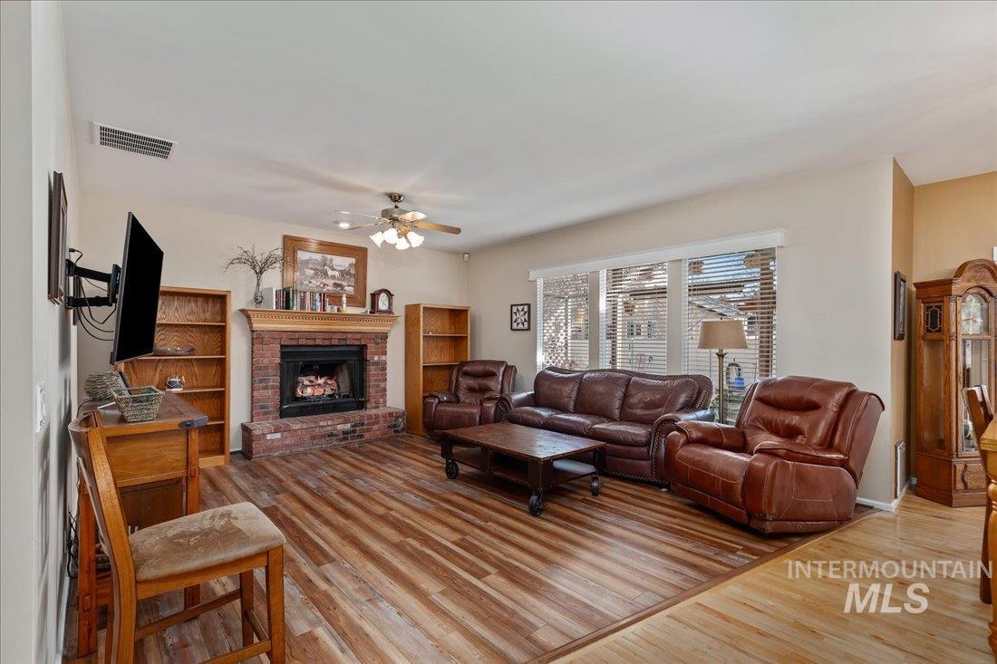 13233 W Elmspring Dr. Property Photo 18