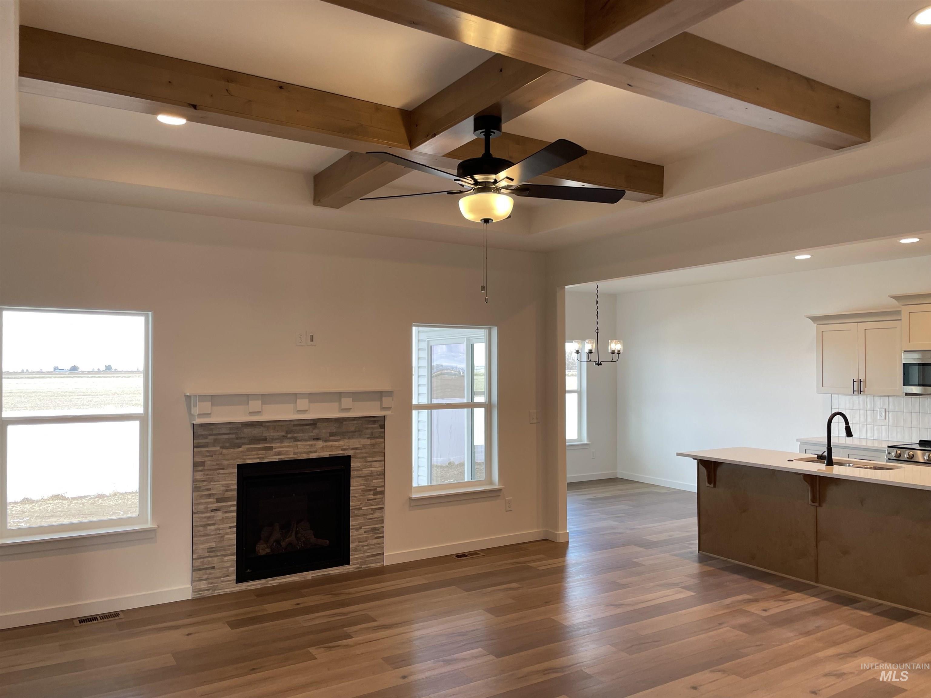 1146 Northridge Way Property Photo 4