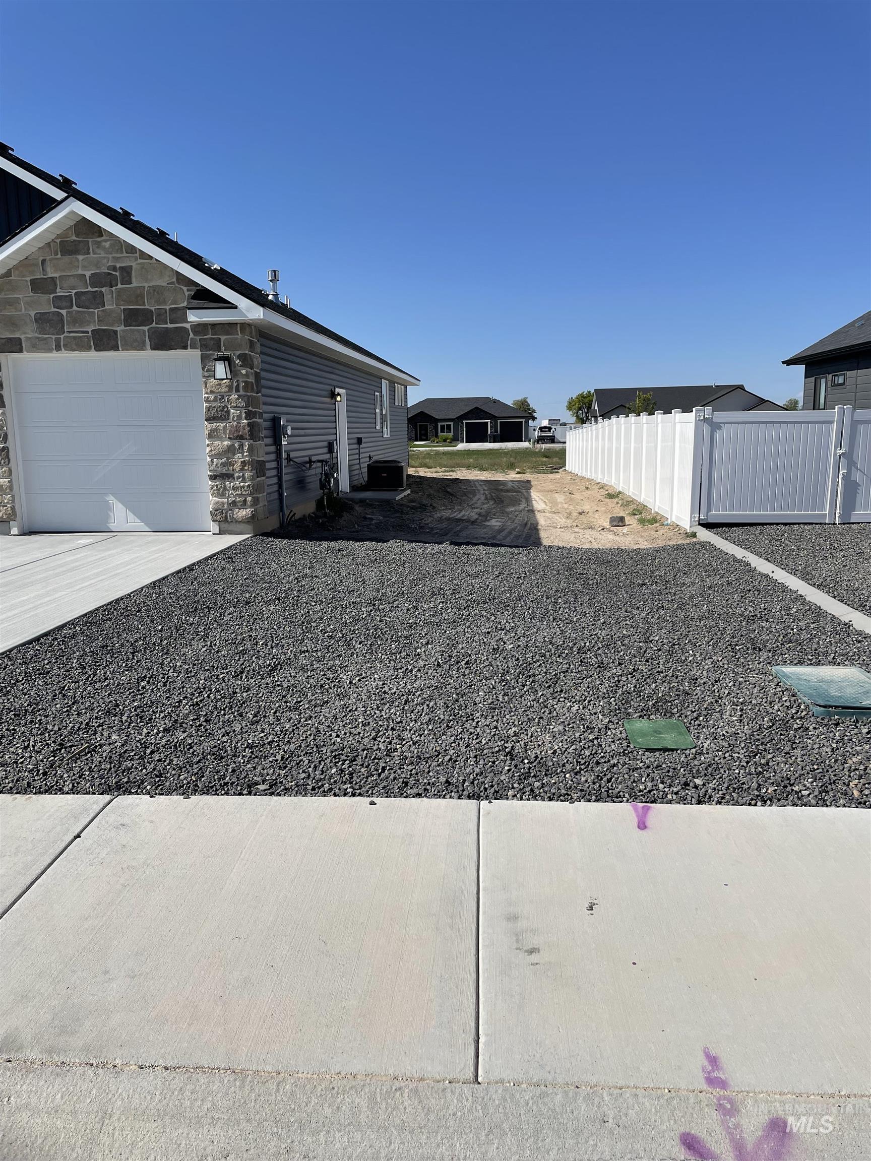 934 Vista Ave Property Photo 3