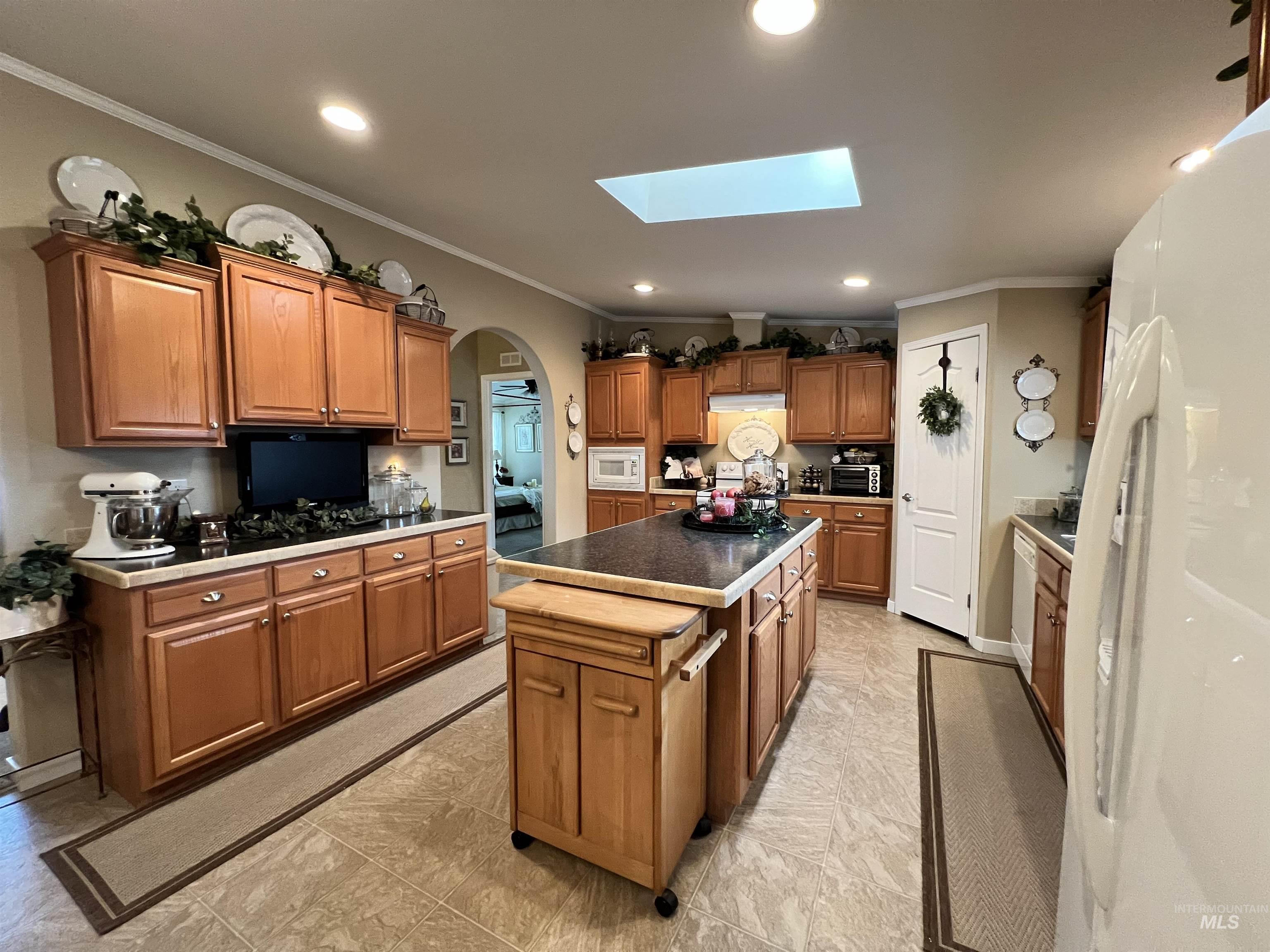 1637 Burrell Ave Property Photo