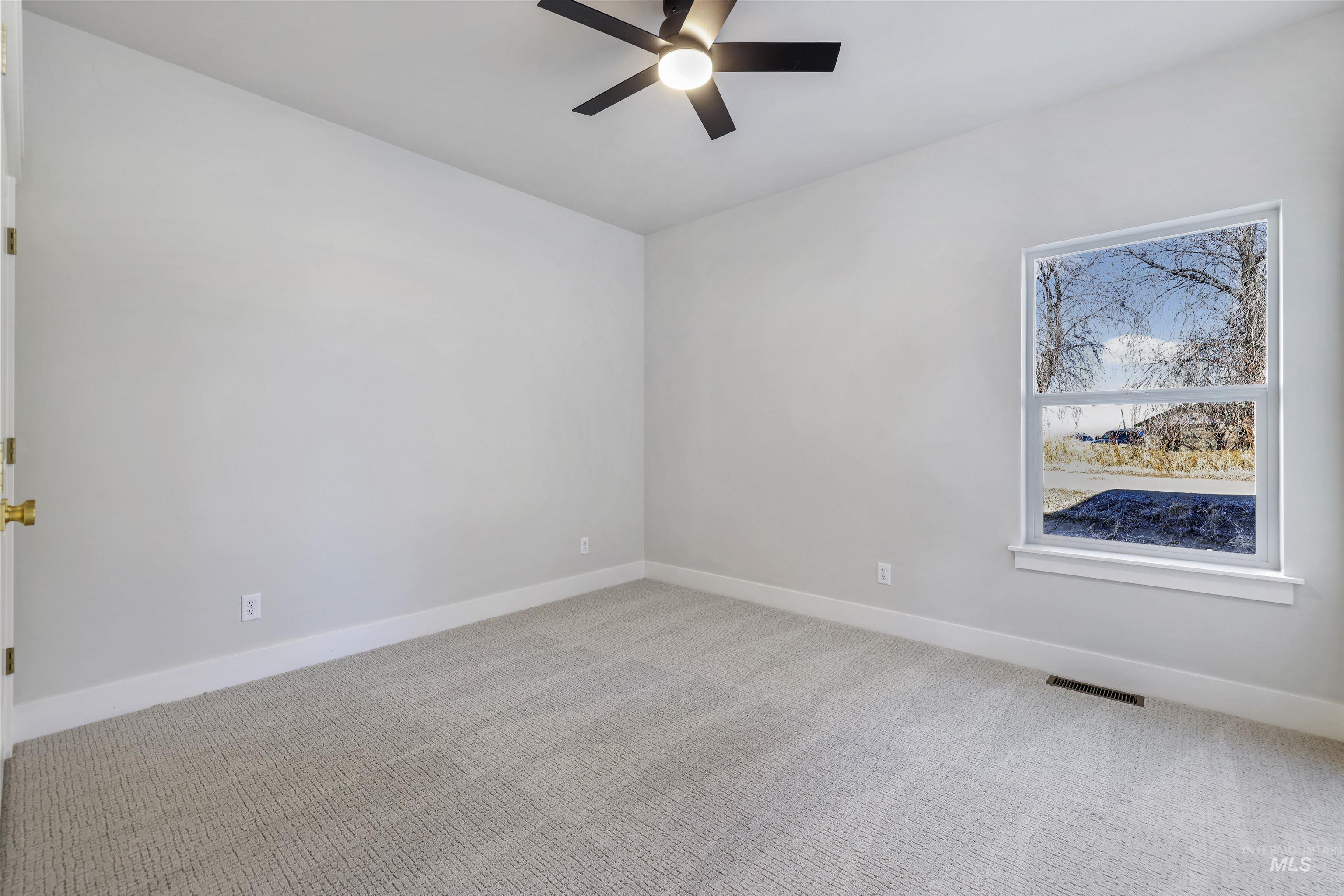 1224 Bronze Dr. Property Photo 20