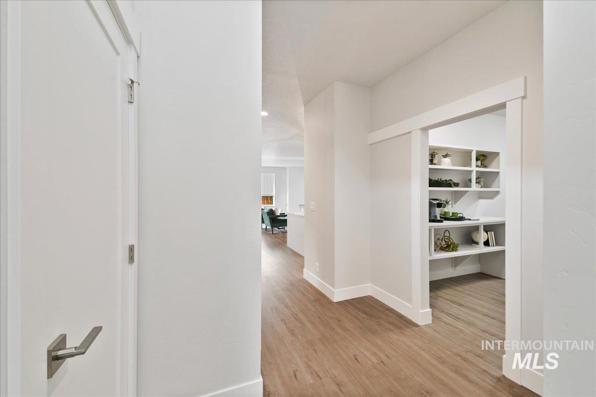 8132 N Breezy Ave Property Photo 8