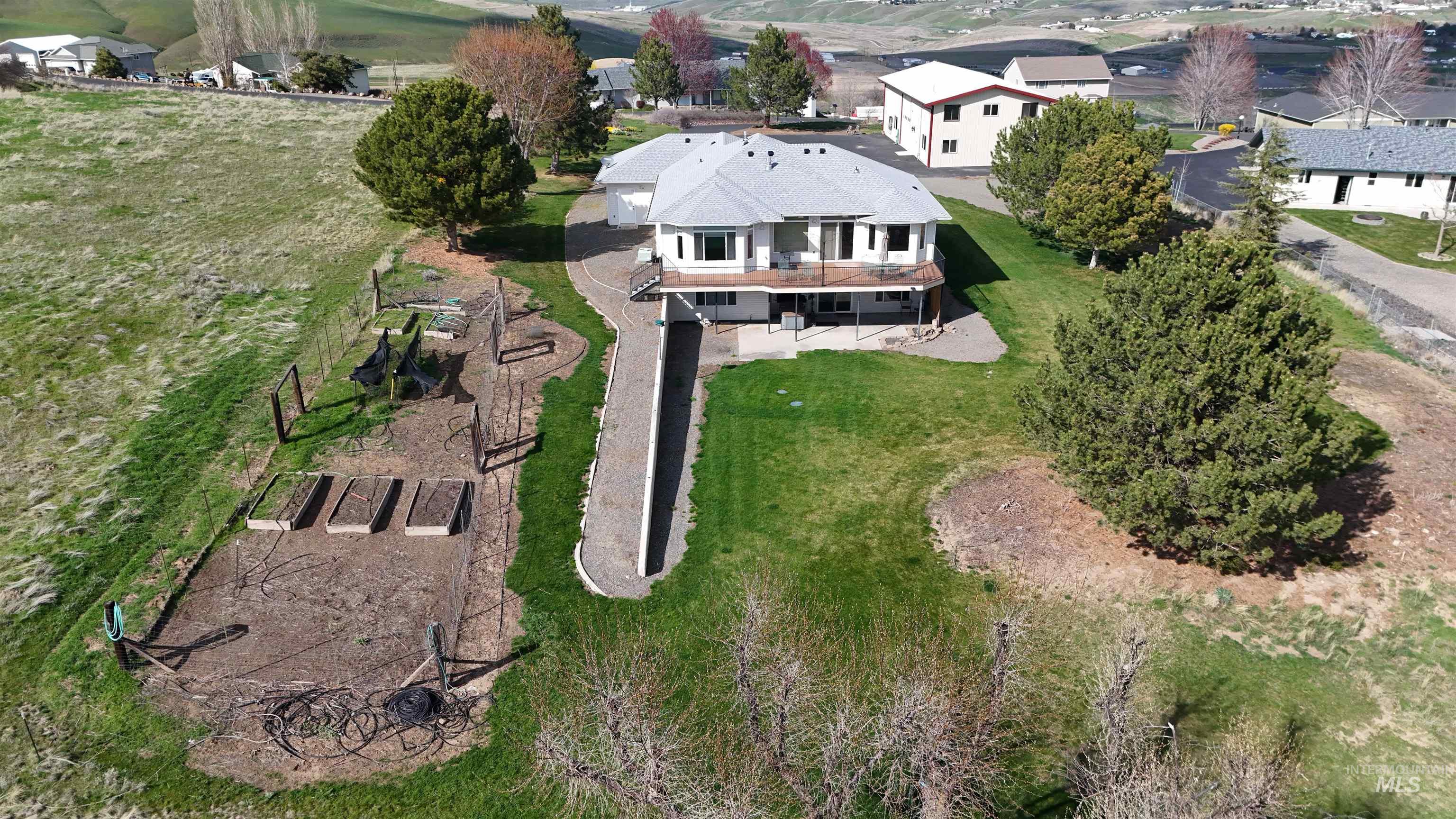 2831 Scenic Hills Drive Property Photo 2