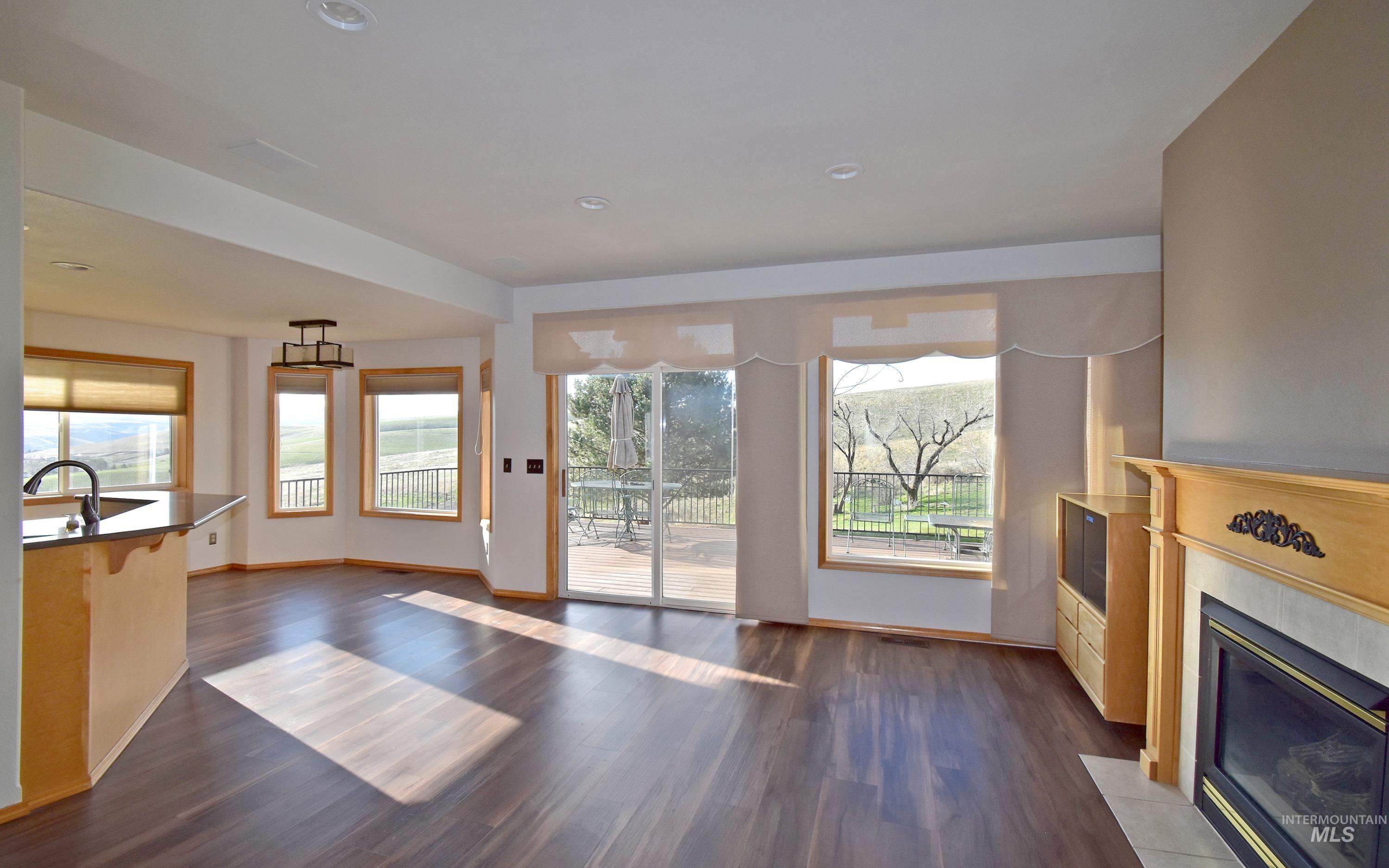 2831 Scenic Hills Drive Property Photo 8