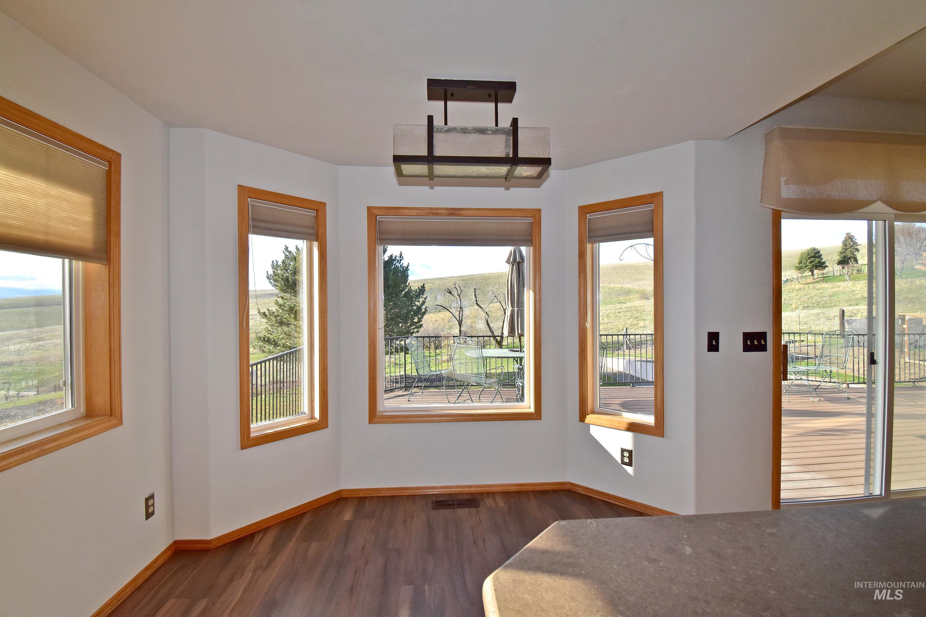 2831 Scenic Hills Drive Property Photo 10