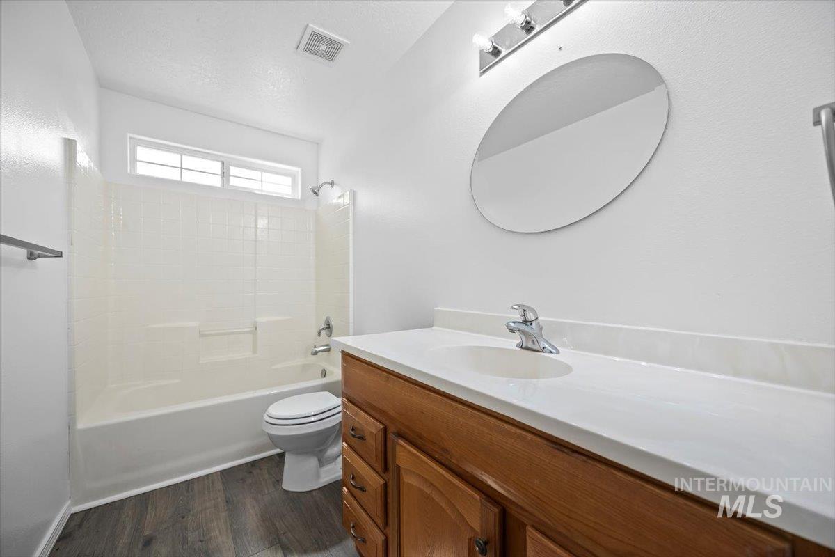 748 Red Fern Dr. Property Photo 16