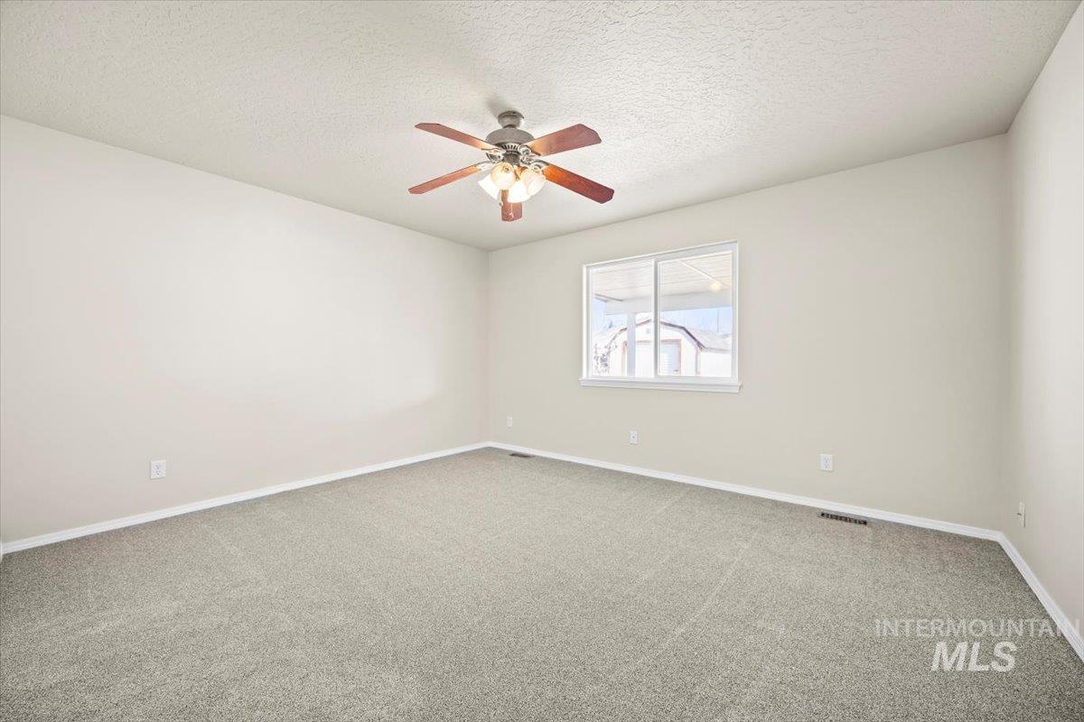 748 Red Fern Dr. Property Photo 19