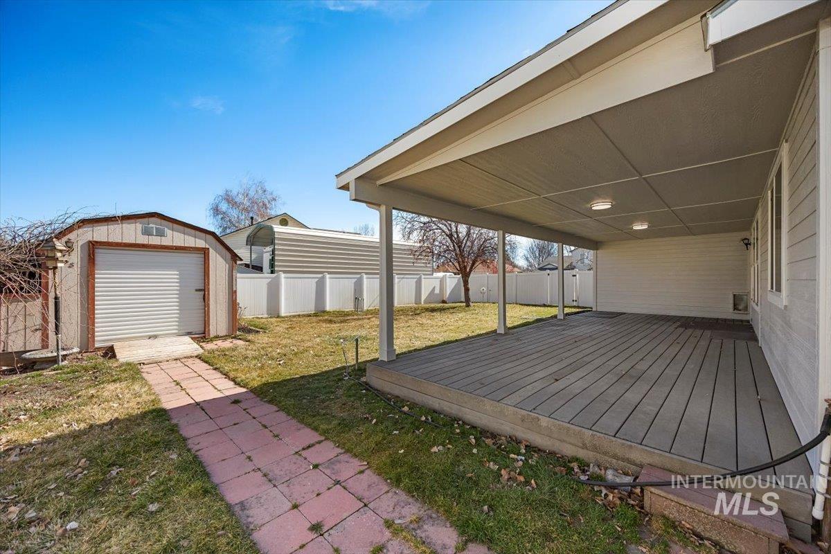 748 Red Fern Dr. Property Photo 25