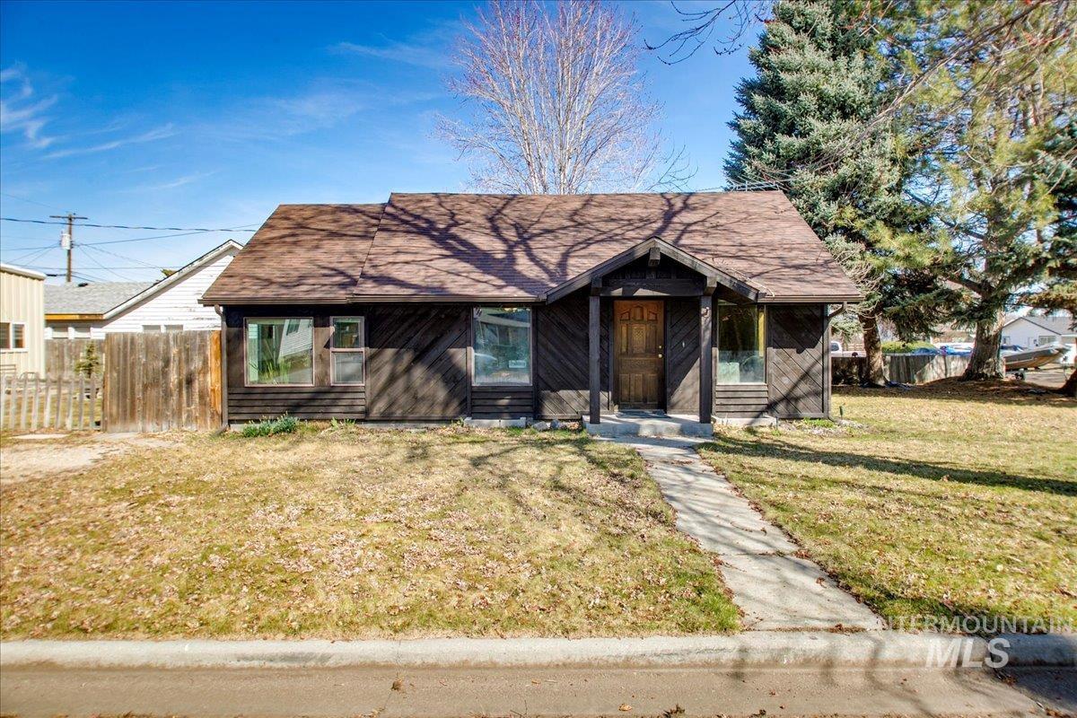 2224 4th St S Property Photo 1